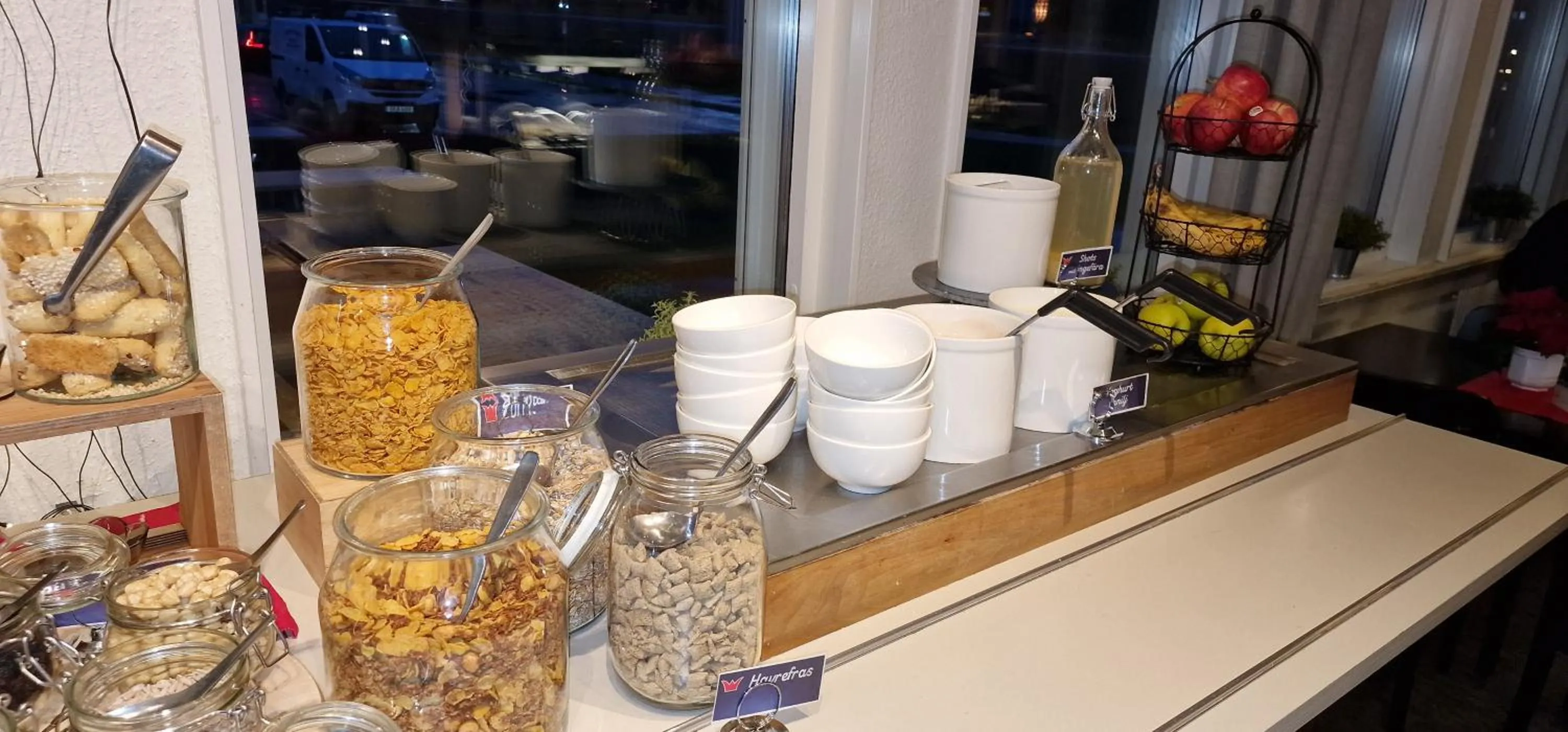 Restaurant/places to eat in Rasta Grums