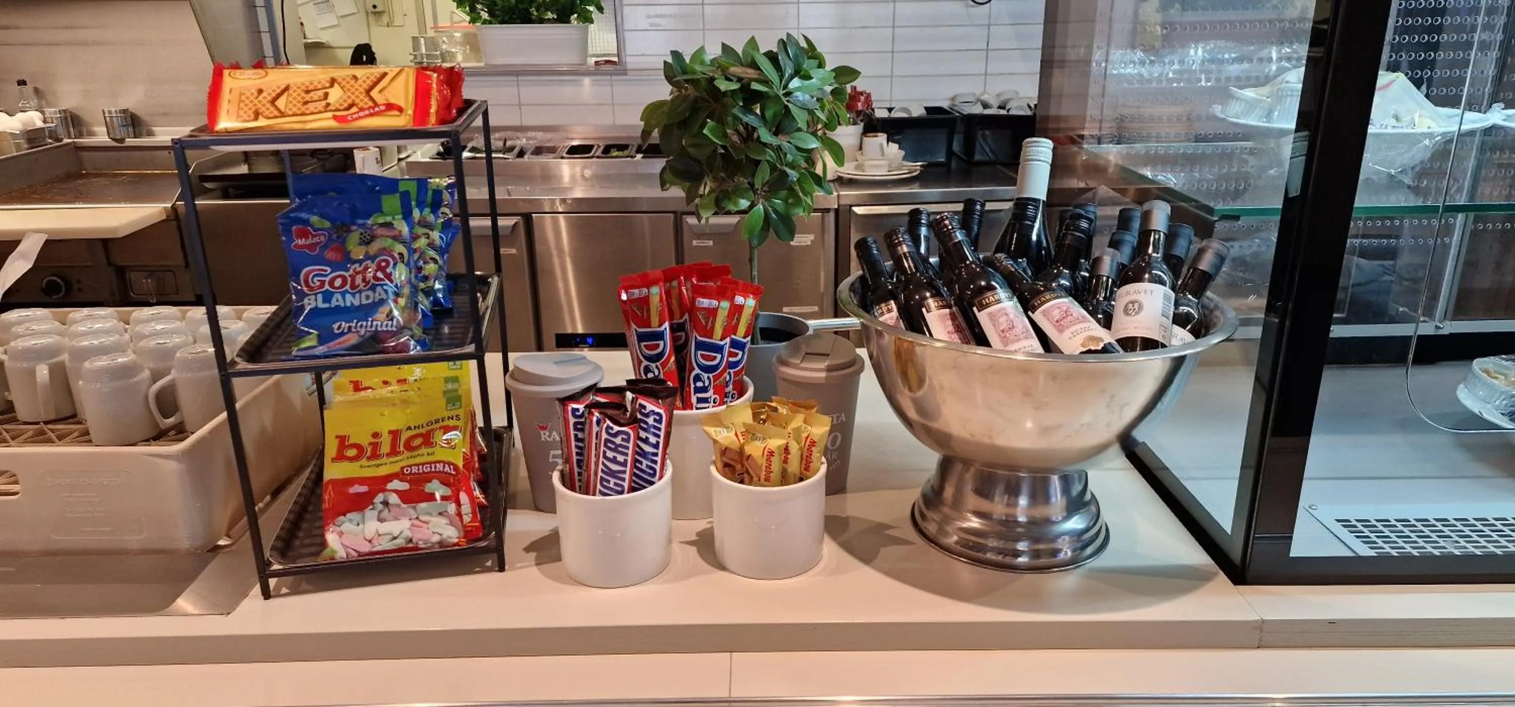 Restaurant/places to eat in Rasta Grums