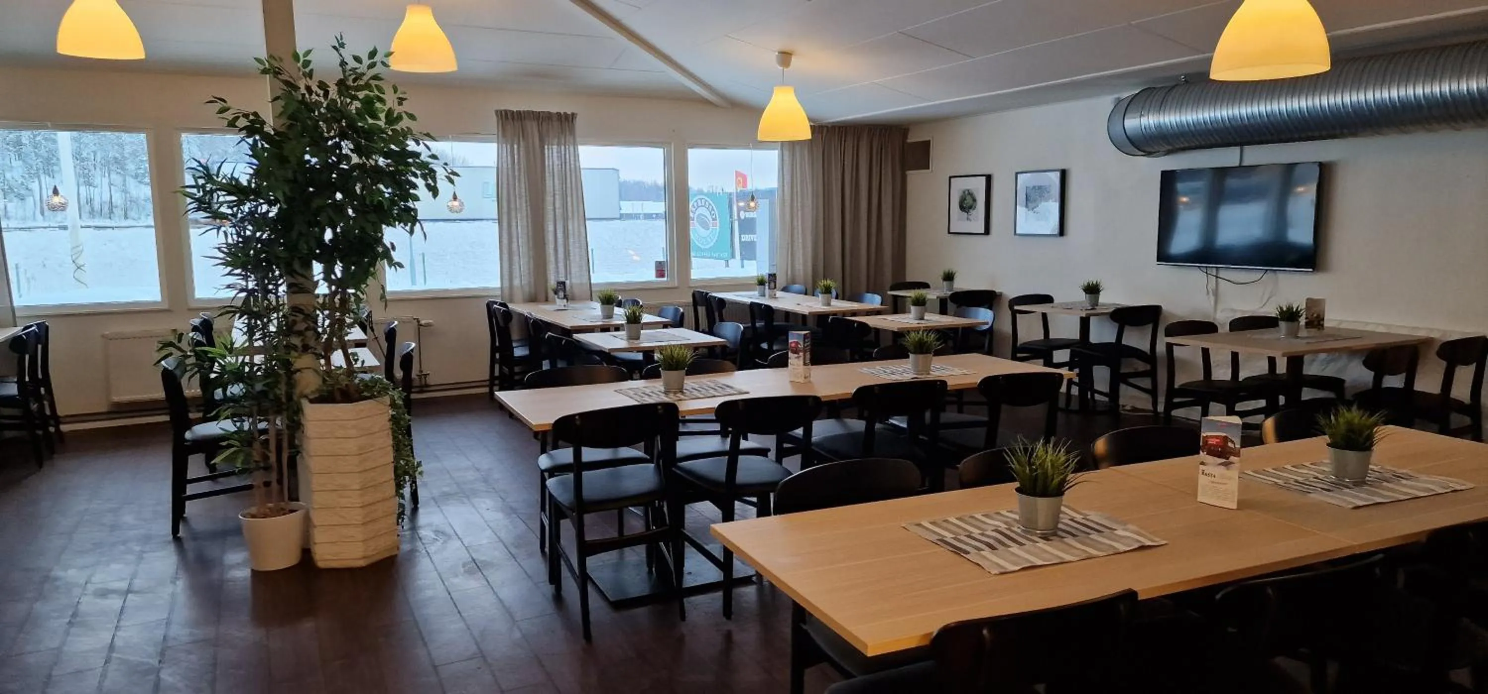 Restaurant/places to eat in Rasta Grums