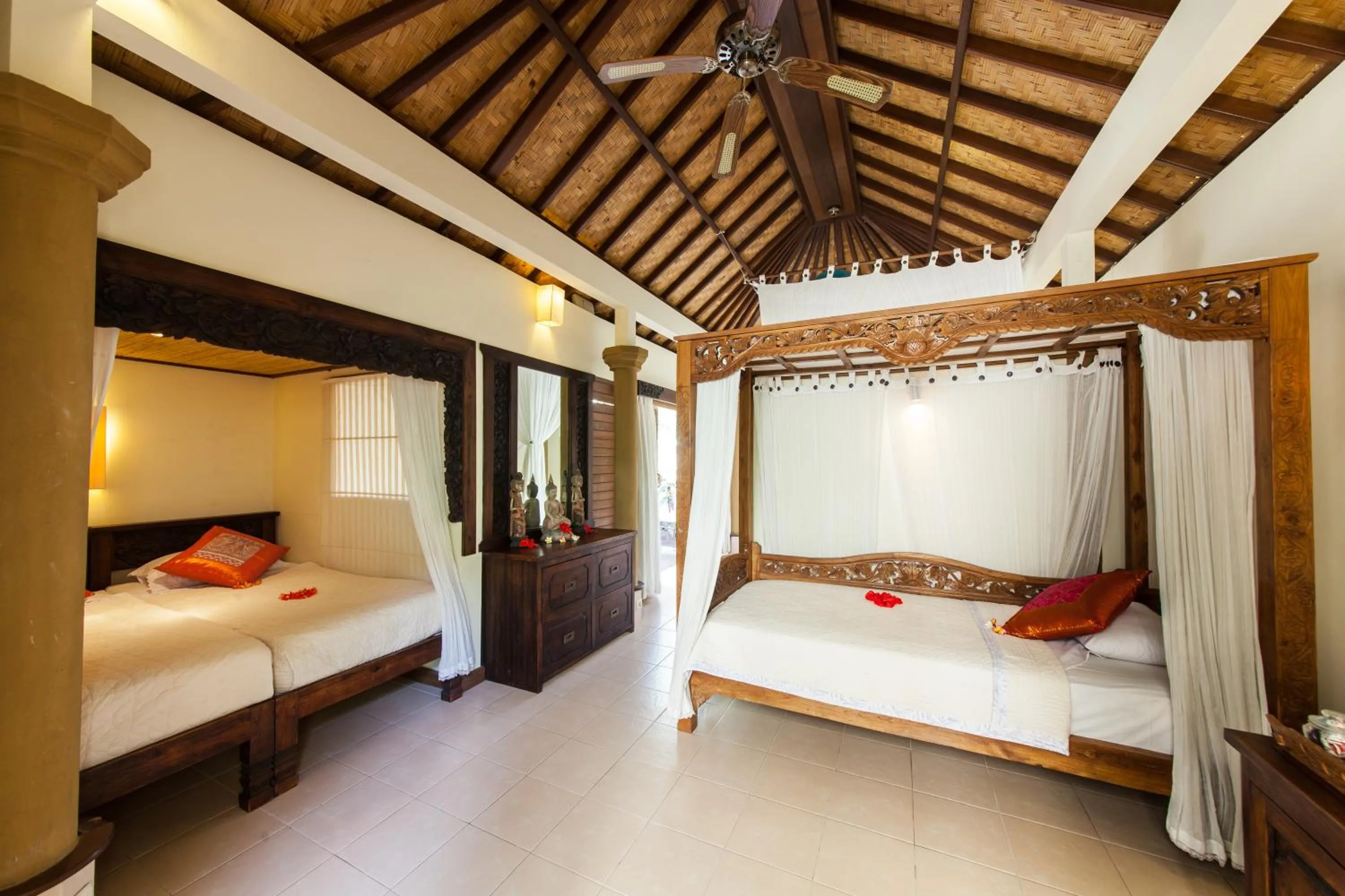 Coffee/tea facilities, Bed in Blue Moon Villas Resort