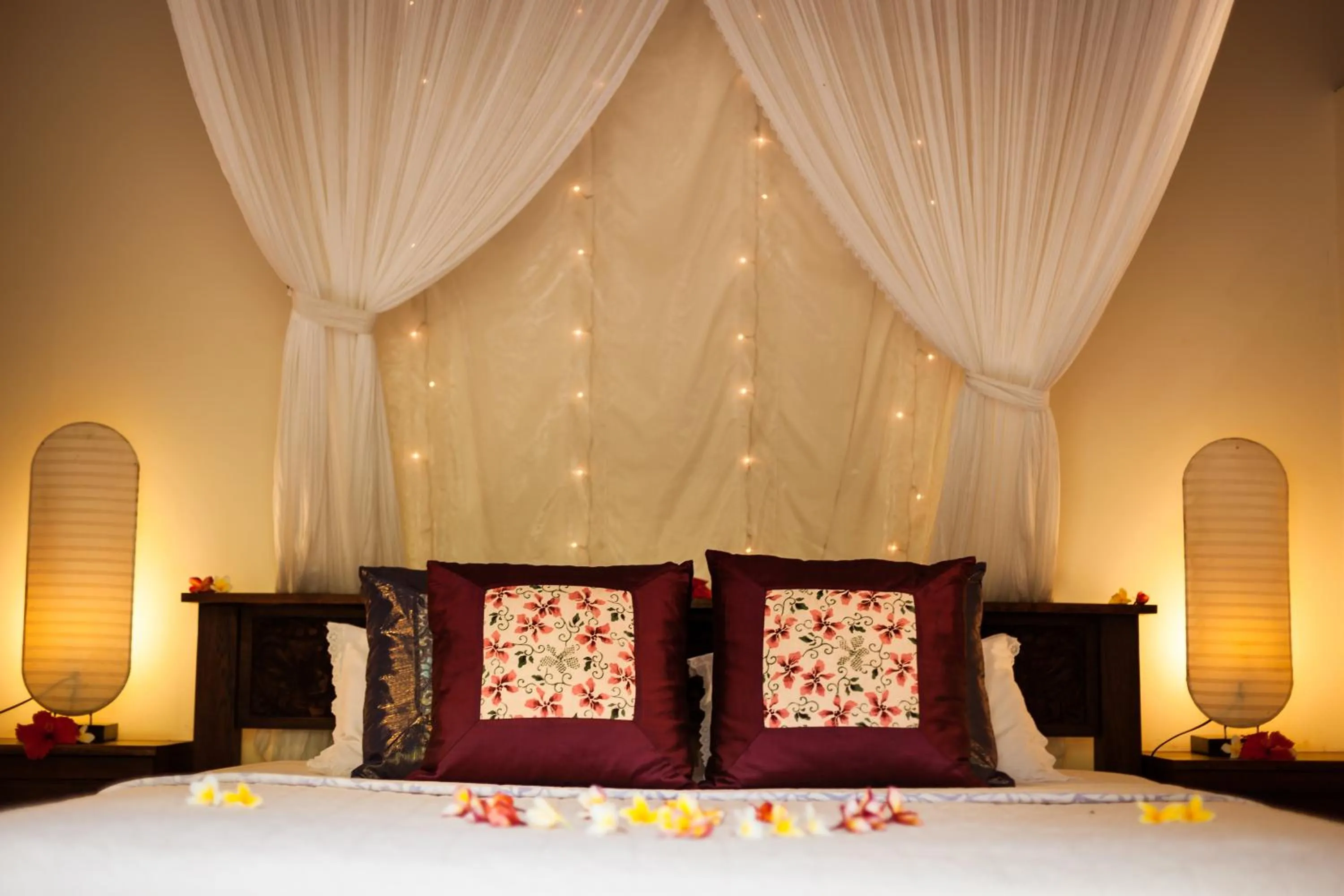 Bedroom, Bed in Blue Moon Villas Resort