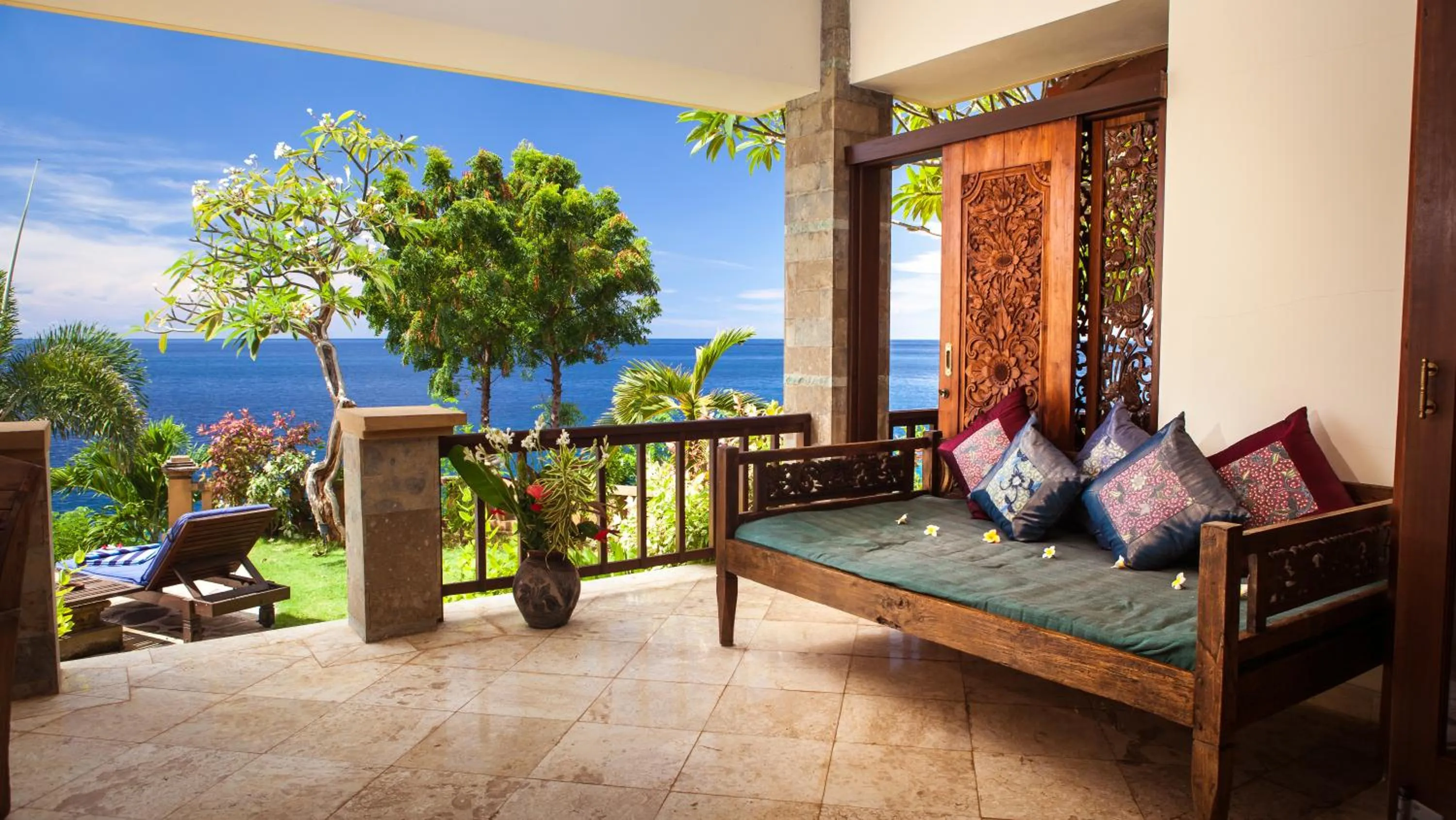 Balcony/Terrace in Blue Moon Villas Resort