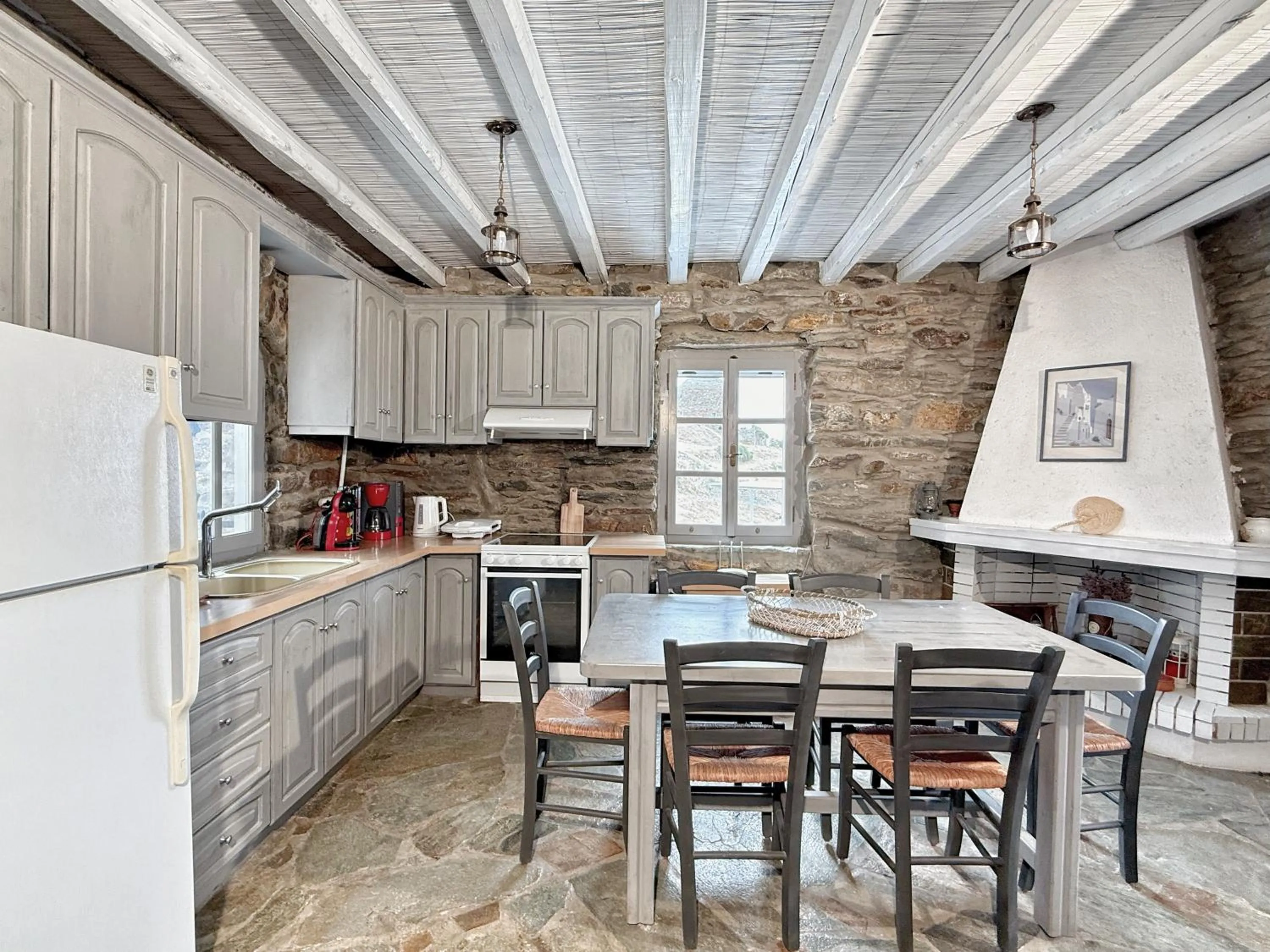 Kitchen or kitchenette in The Traditional Stone Villa