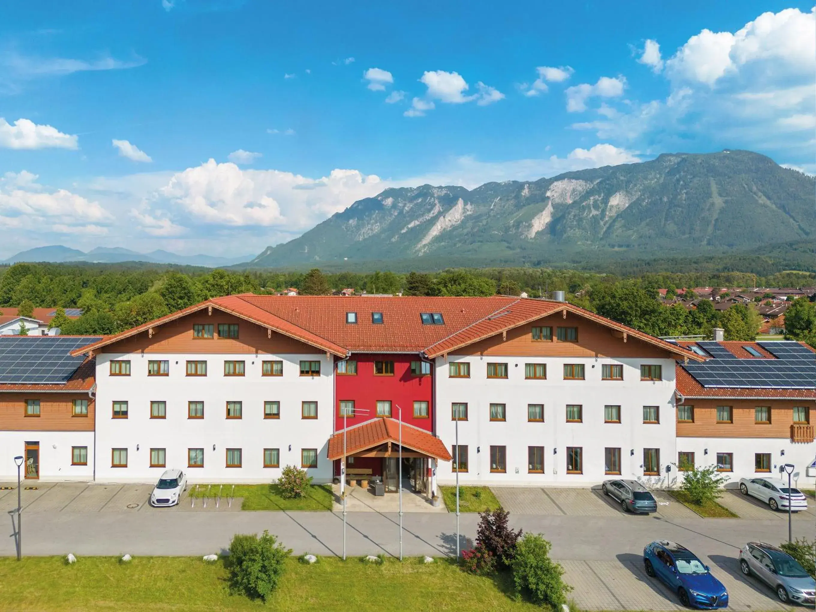 Property building in Hey Lou Hotel Piding Property building in Hey Lou Hotel Piding