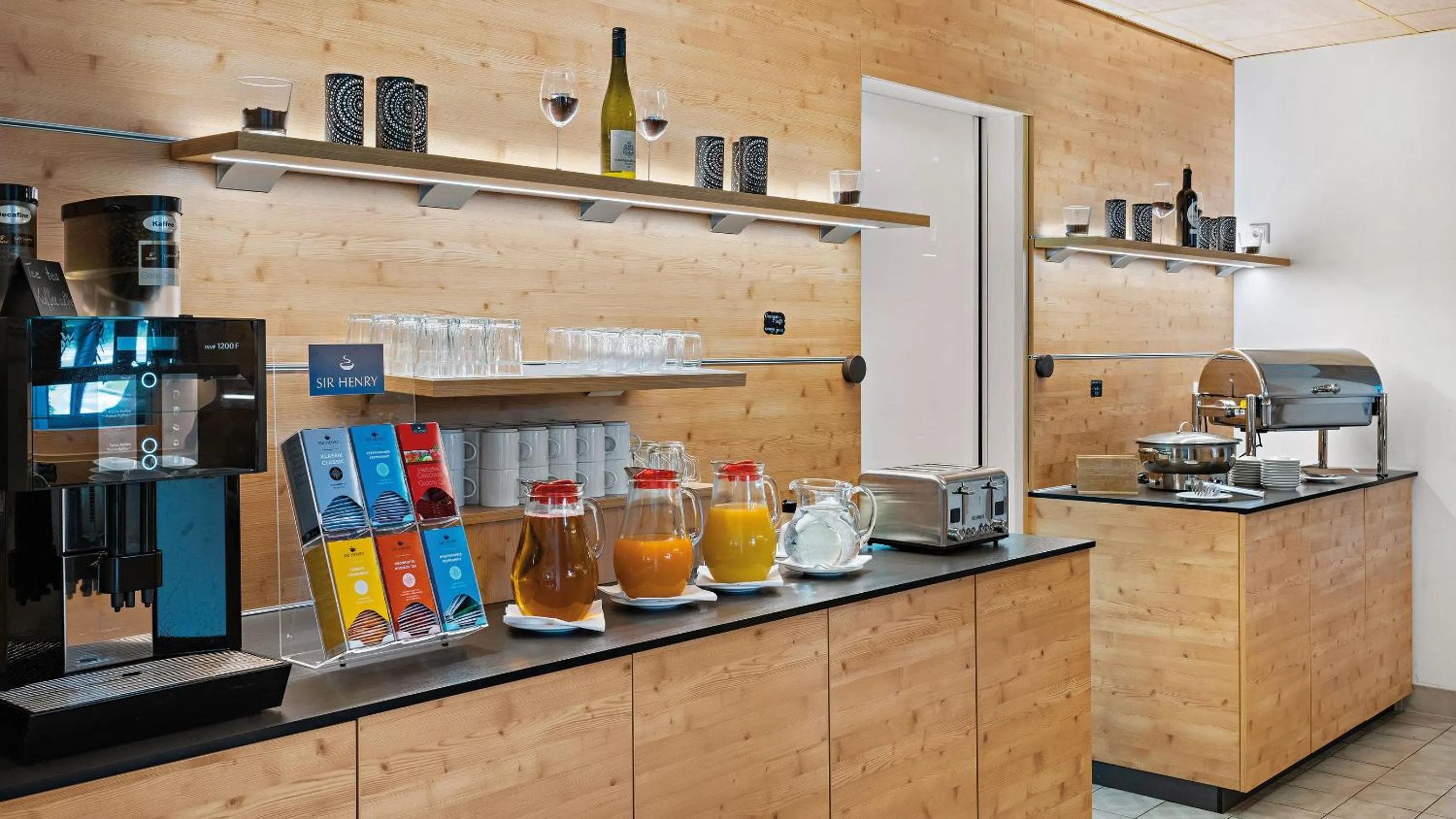 Breakfast in Hey Lou Hotel Piding