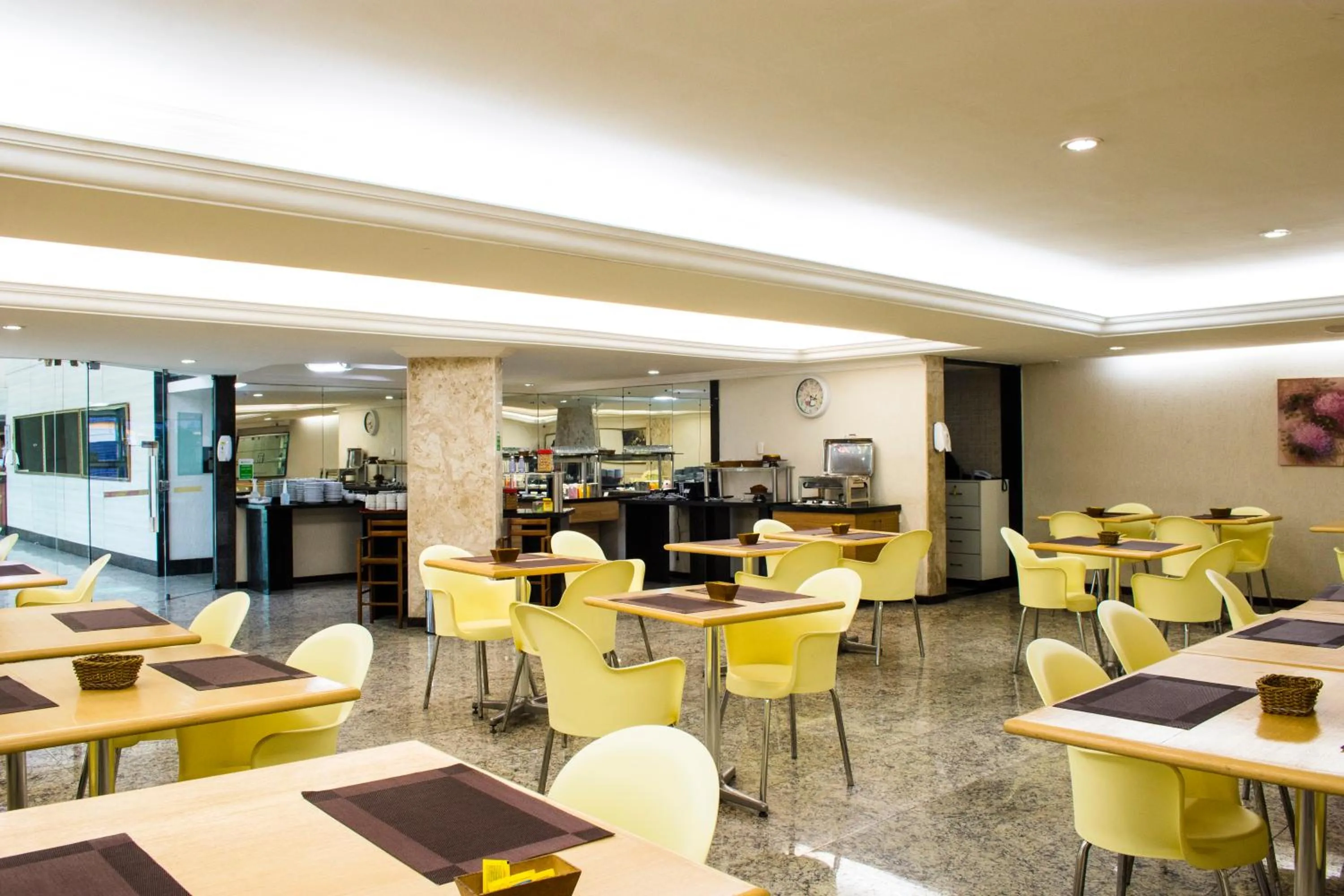 Restaurant/places to eat in Hotel Nacional Inn Recife Aeroporto