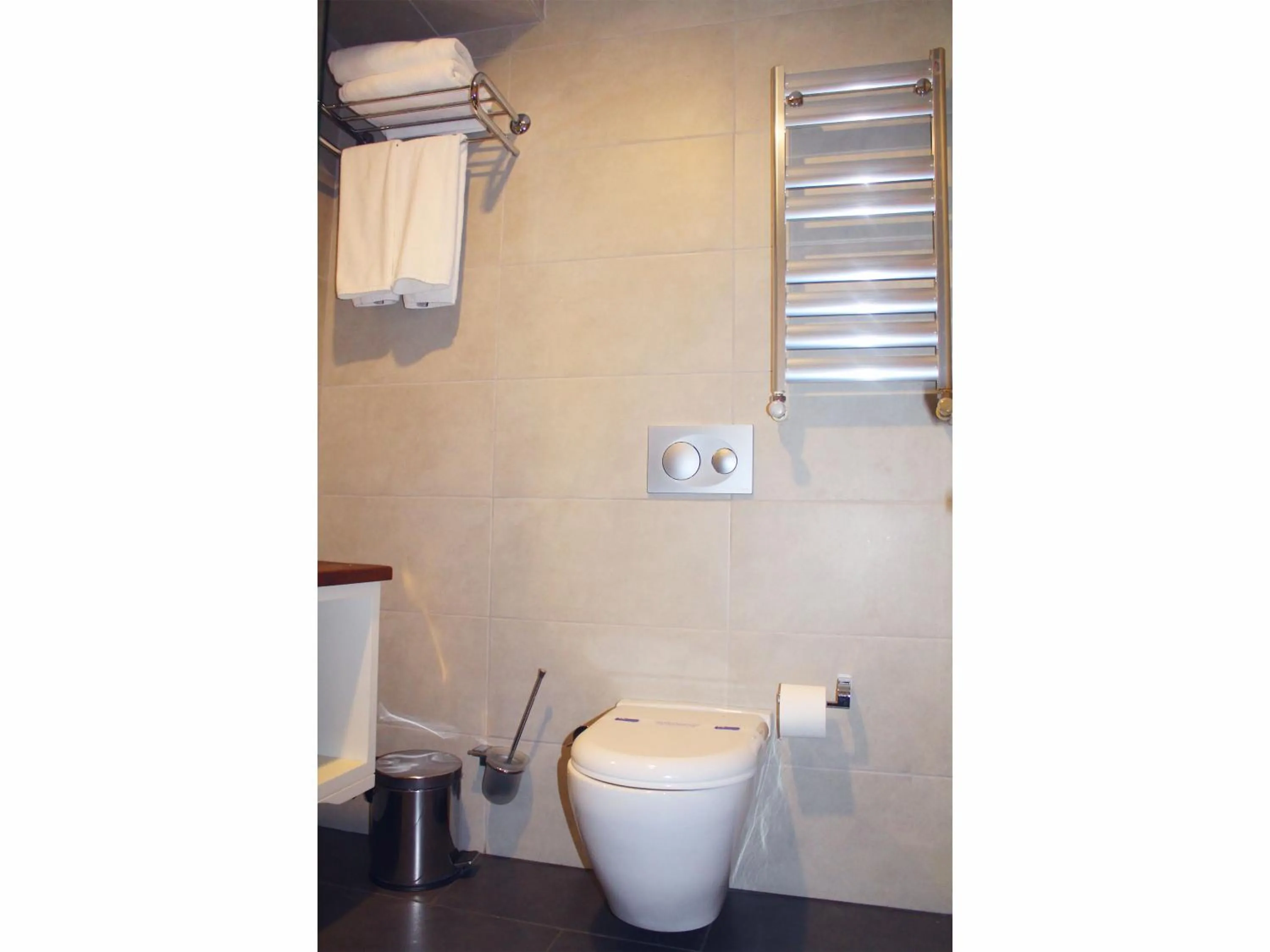 Shower in Tophane Suites