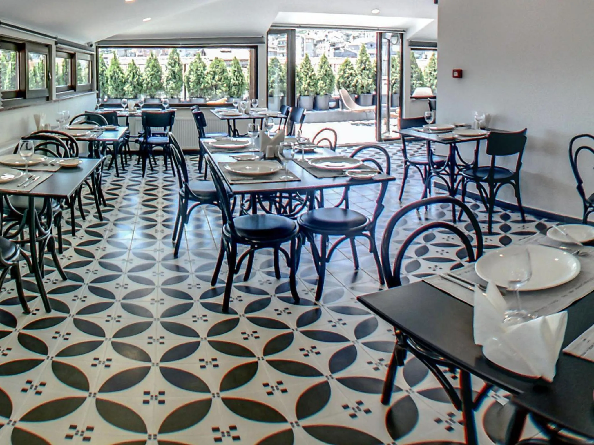 Coffee/tea facilities in Tophane Suites