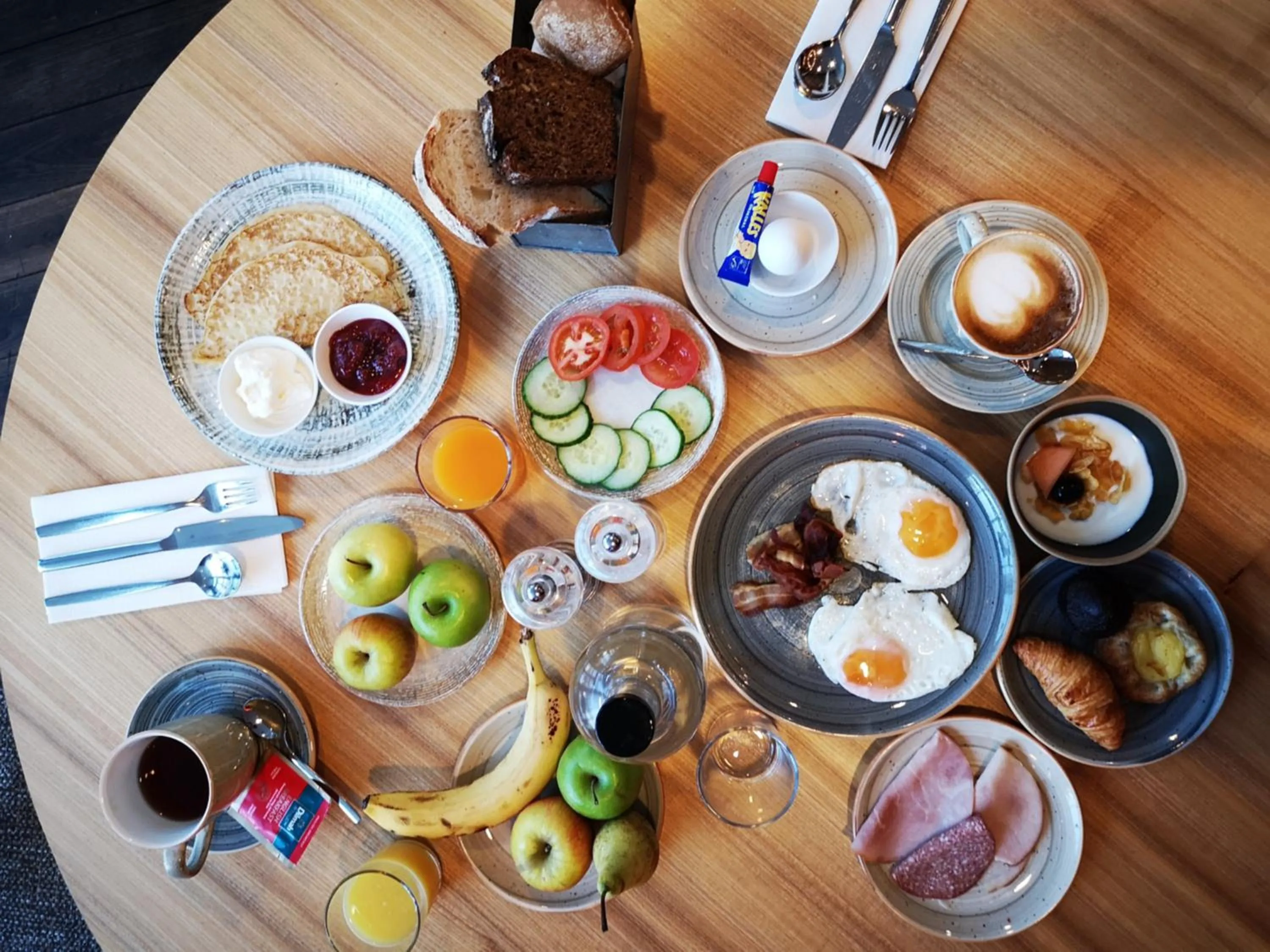 Breakfast in Courtyard by Marriott Stockholm Kungsholmen