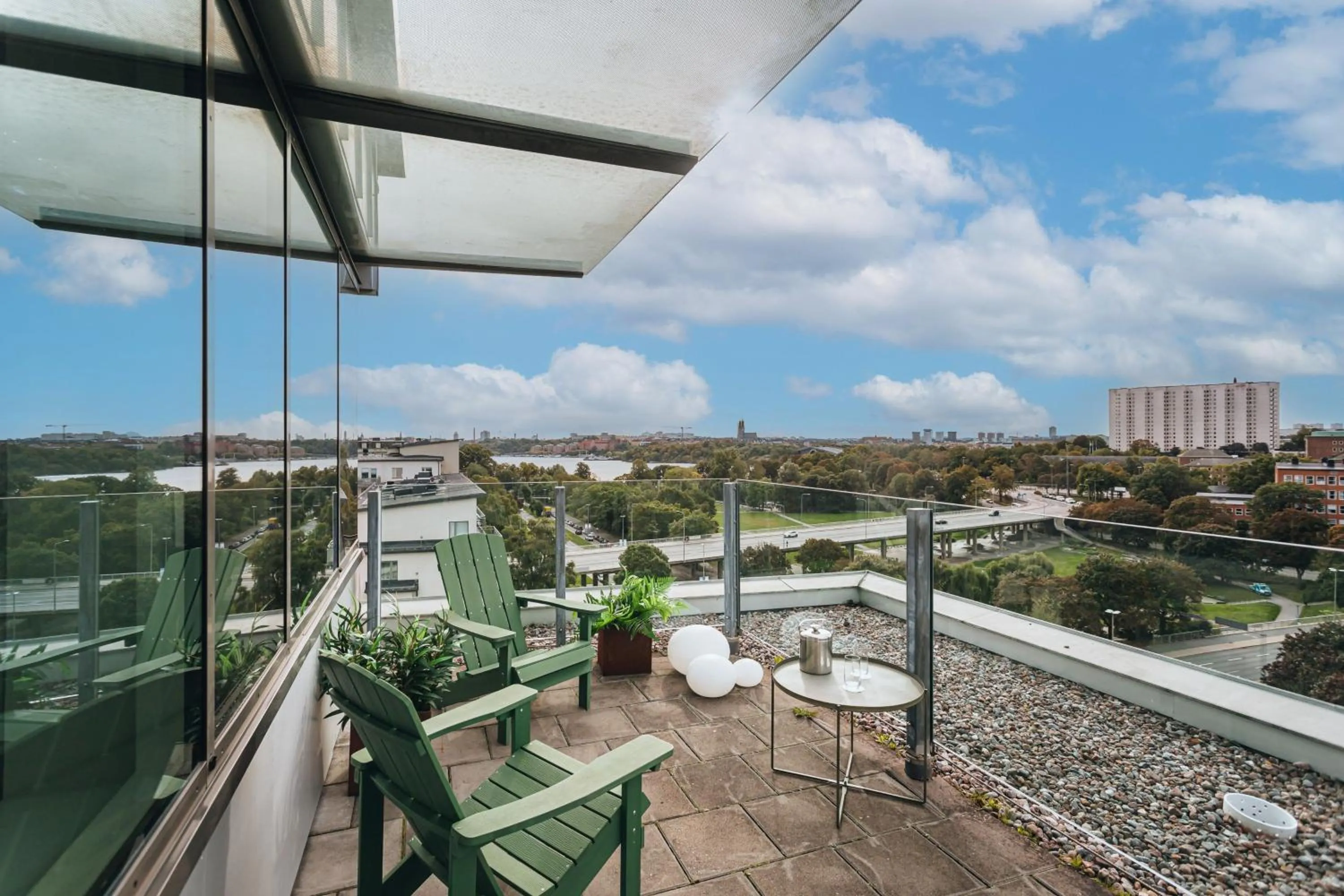 Photo of the whole room in Courtyard by Marriott Stockholm Kungsholmen
