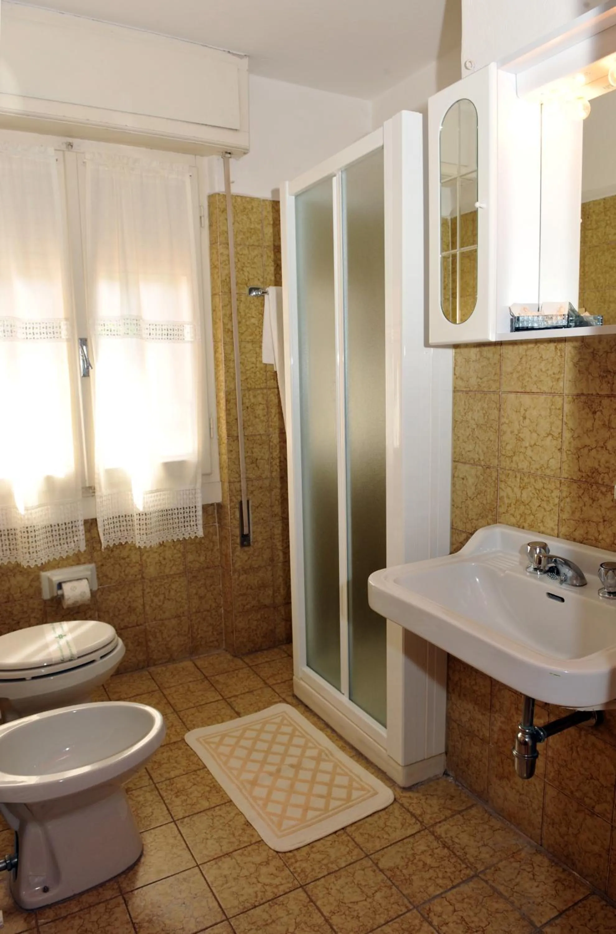 Shower in Hotel Bellavista Meublè