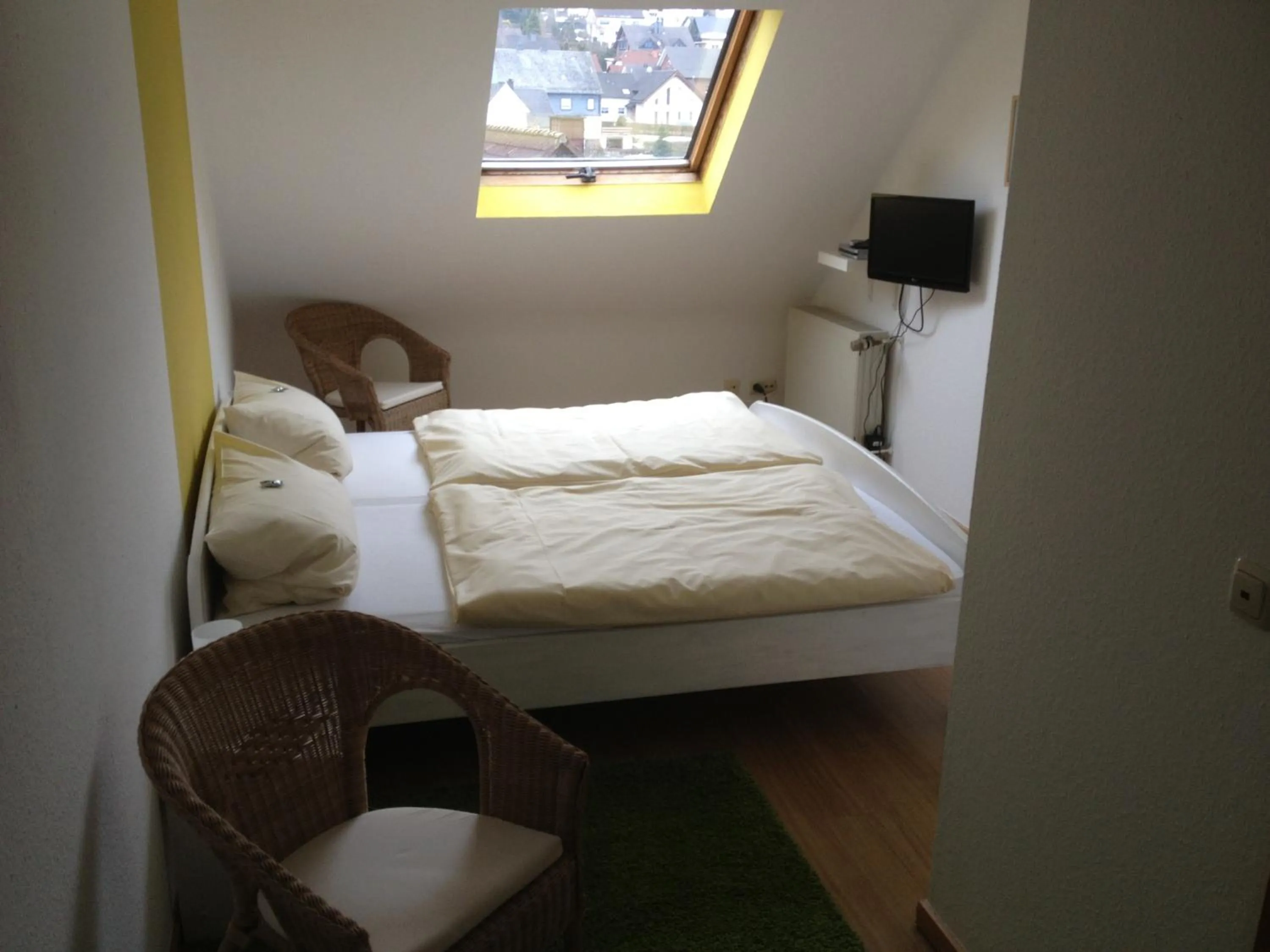 Photo of the whole room, Bed in Landgasthof Drei Eichen