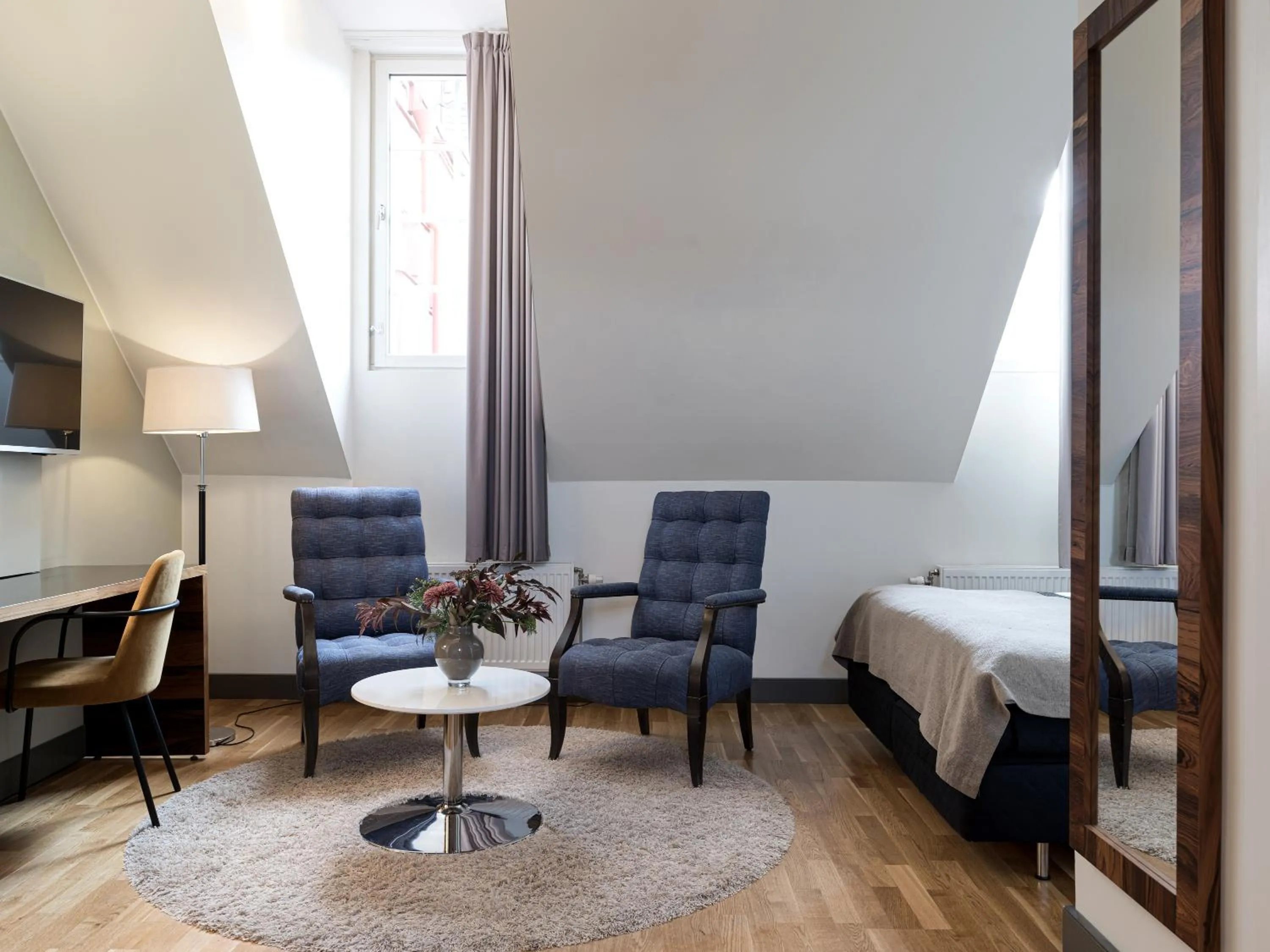 Seating area, Bed in Elite Hotel Marina Tower, Spa & Resort