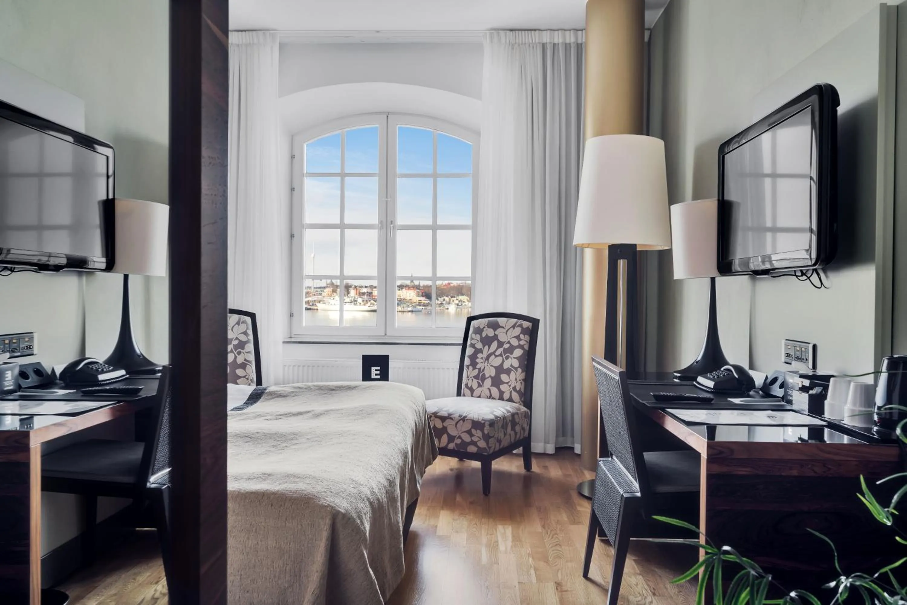 TV and multimedia, Bed in Elite Hotel Marina Tower, Spa & Resort