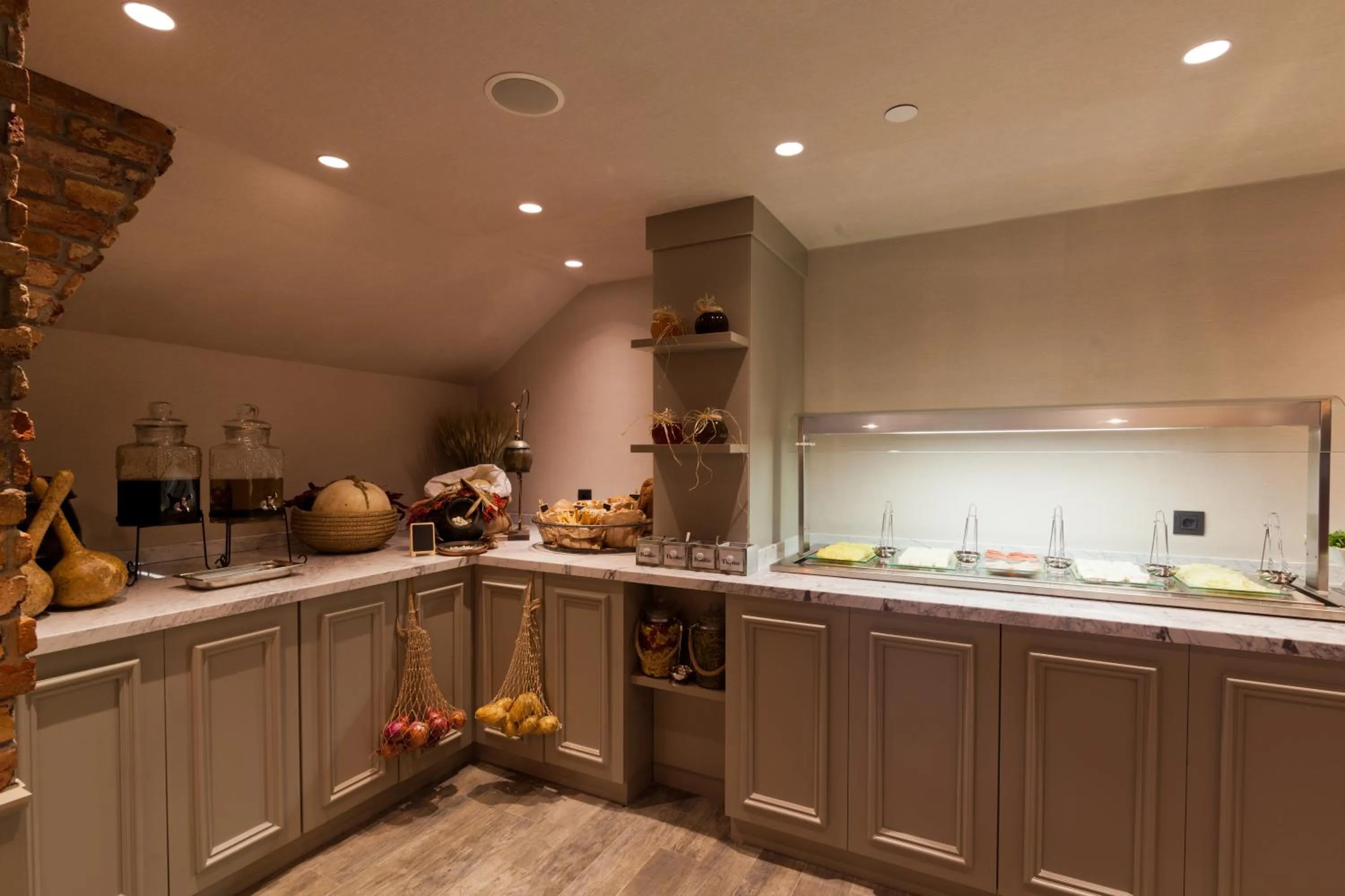 Restaurant/places to eat in Cityloft 81