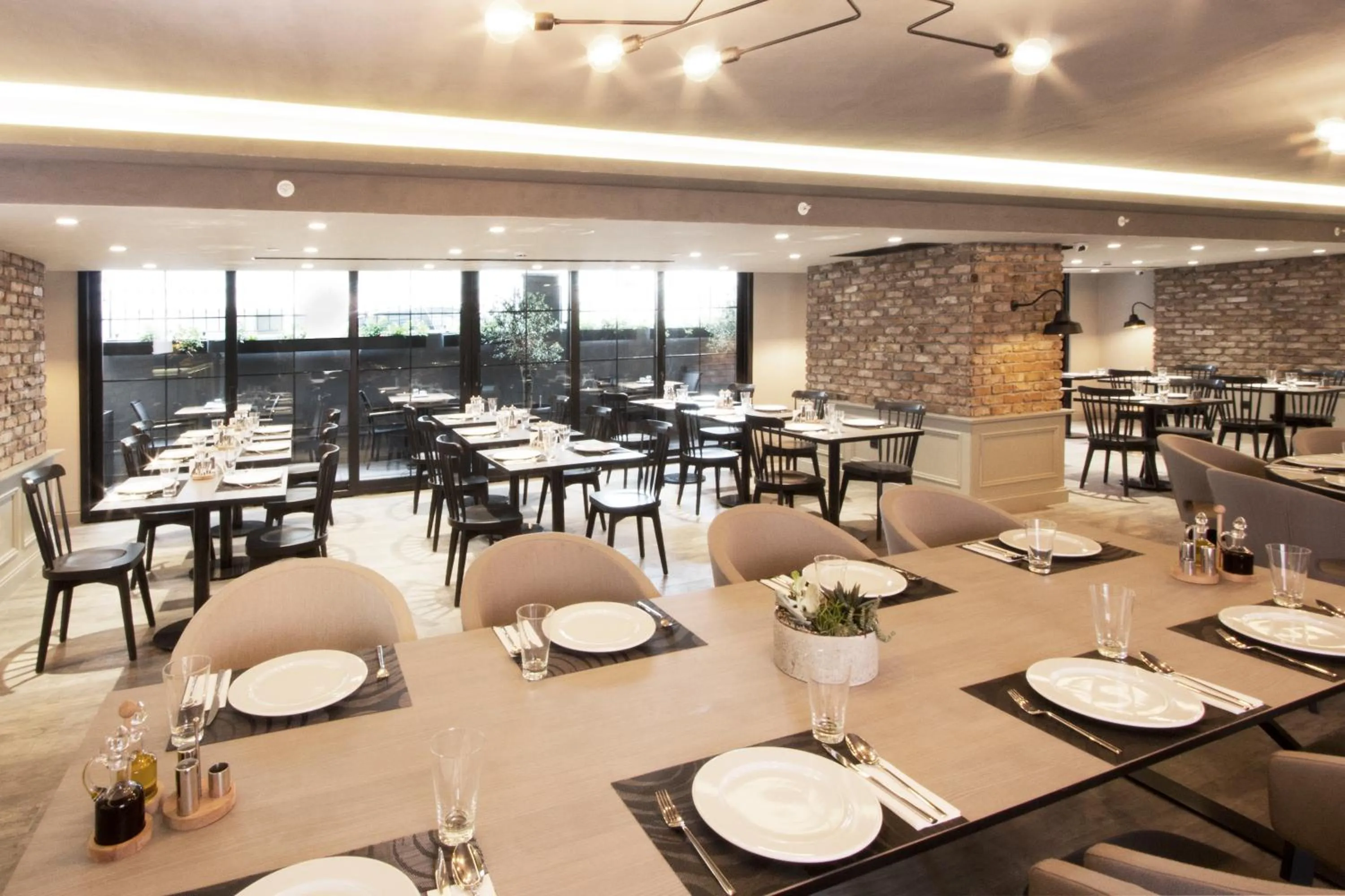 Restaurant/places to eat in Cityloft 81
