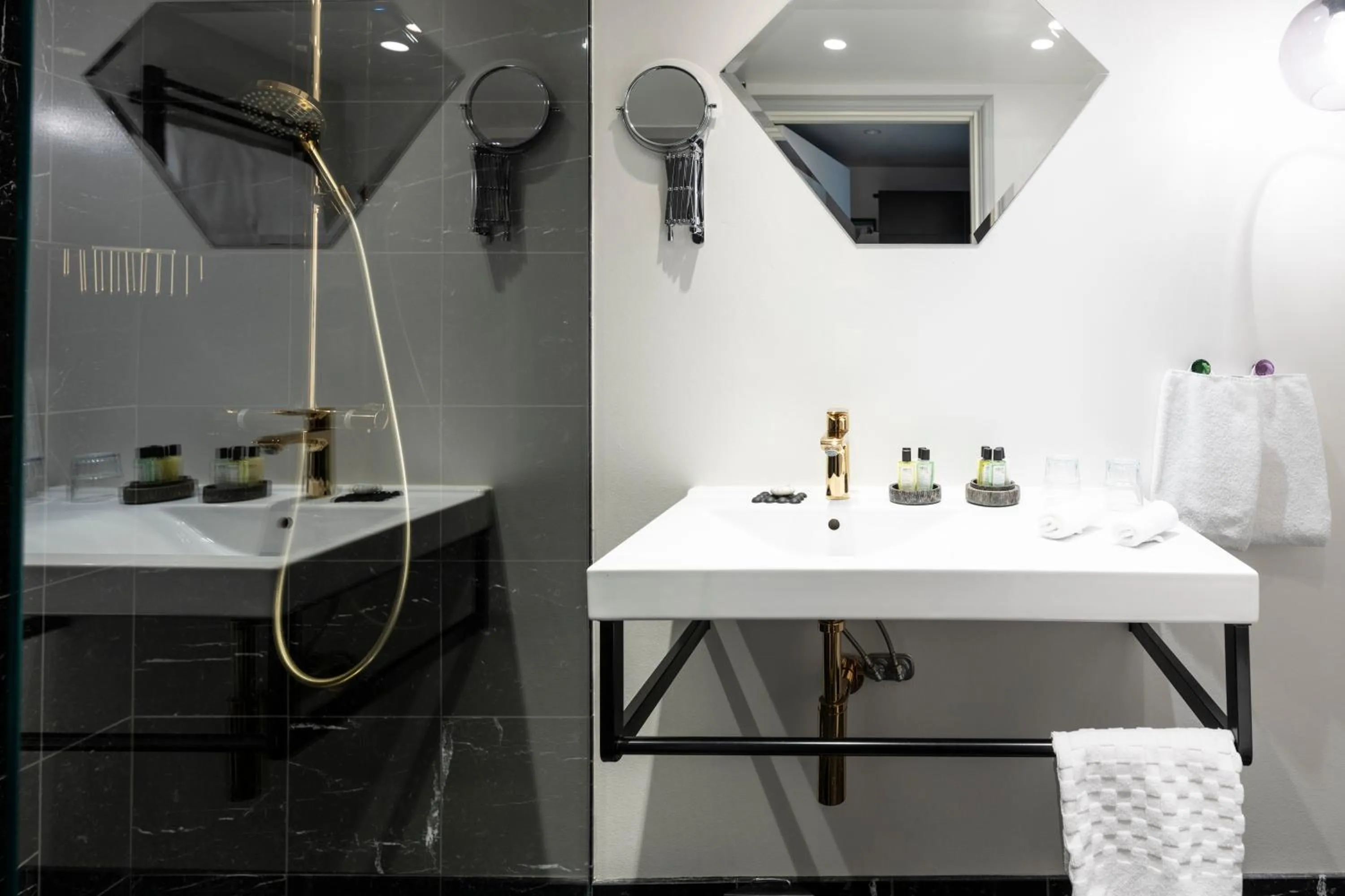 Toilet in Hotel Flora