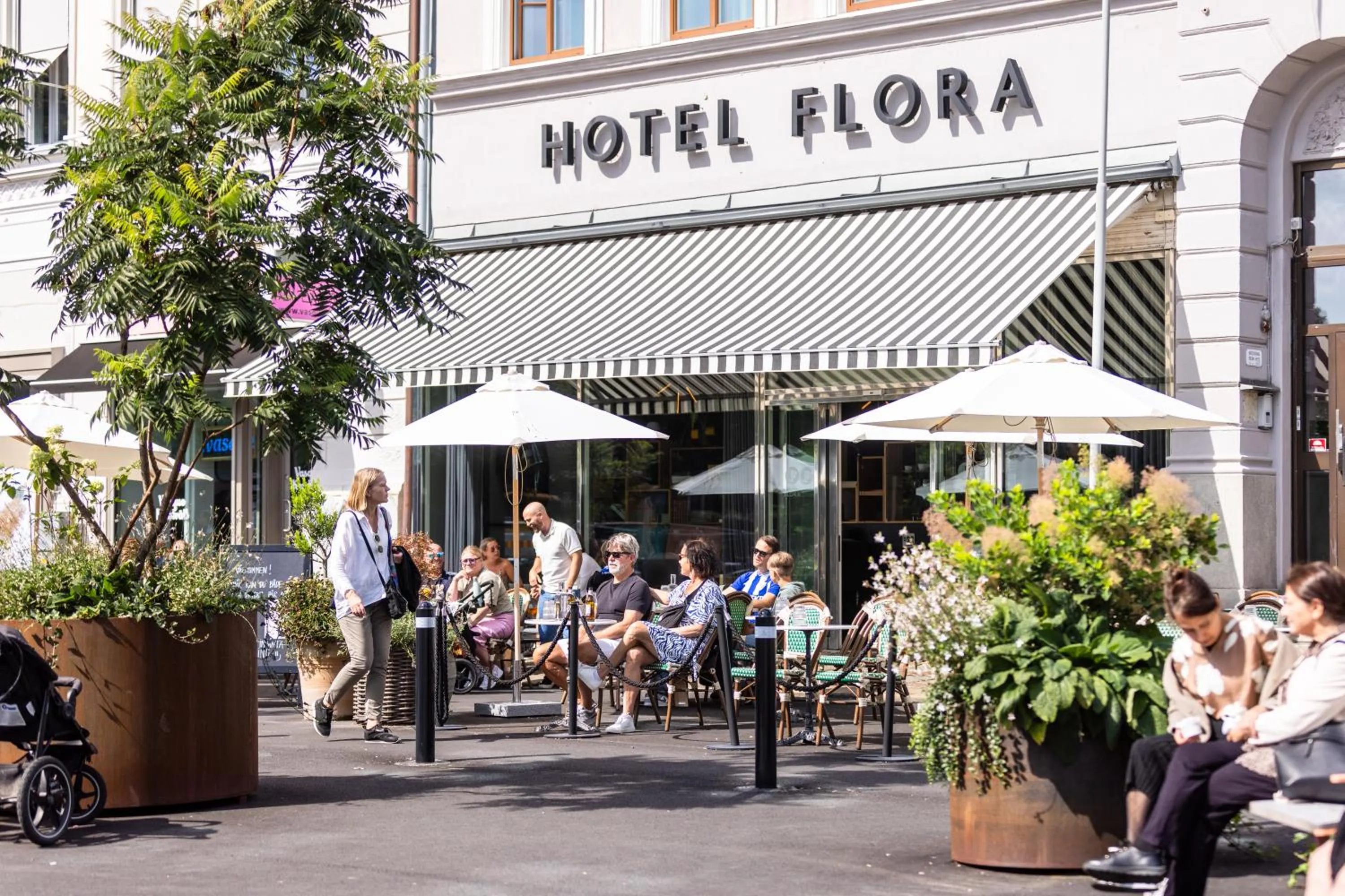 Property building in Hotel Flora