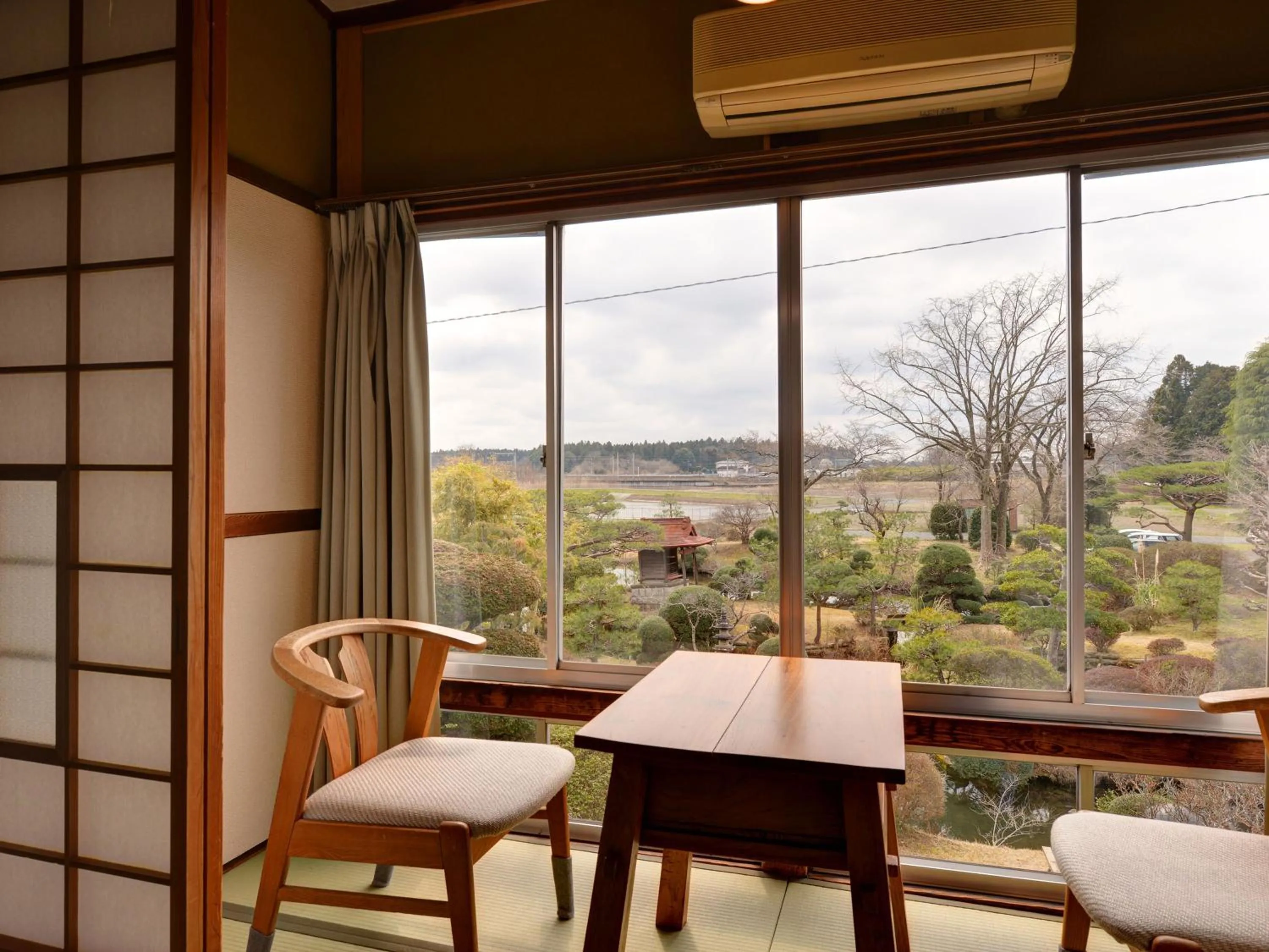 Photo of the whole room in Yusenso