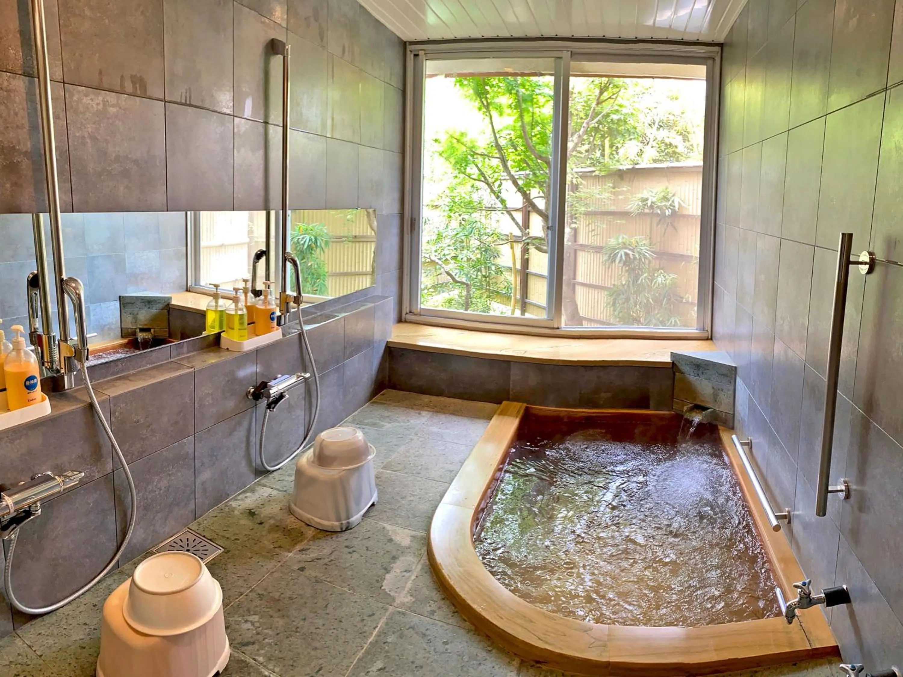 Public Bath in Yusenso