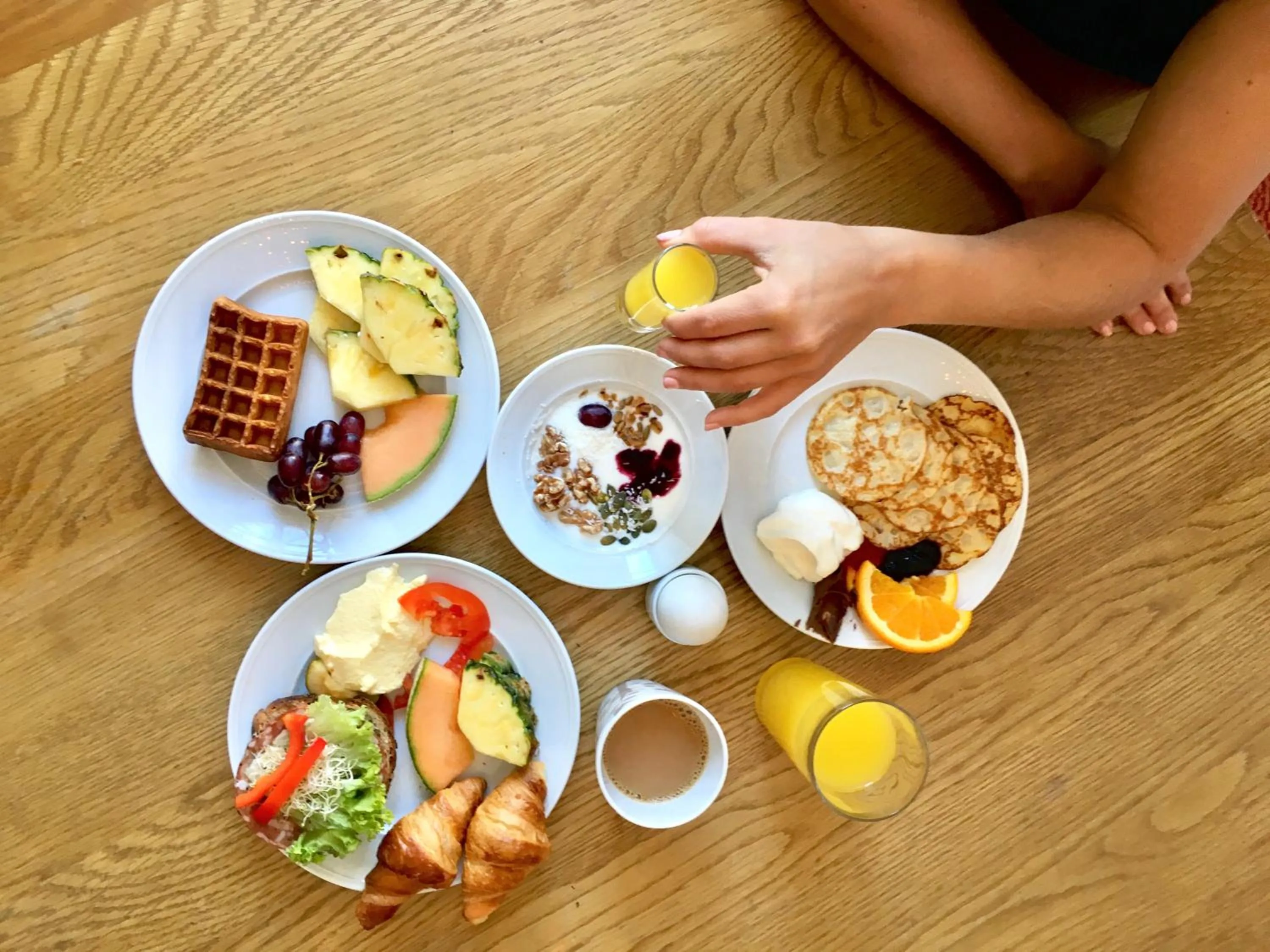 Buffet breakfast in Ulfsunda Slott