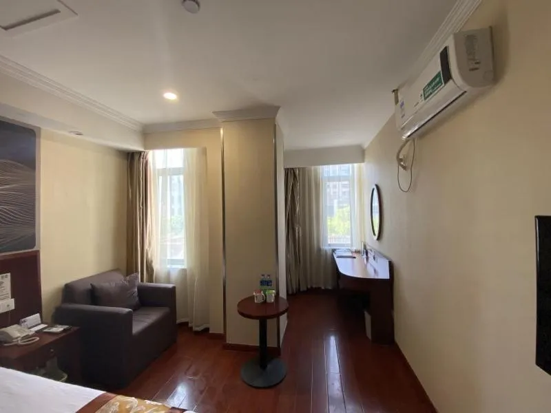 Bed in GreenTree ShangHai JinShan Wanda Plaza Longxiang Road Express Hotel