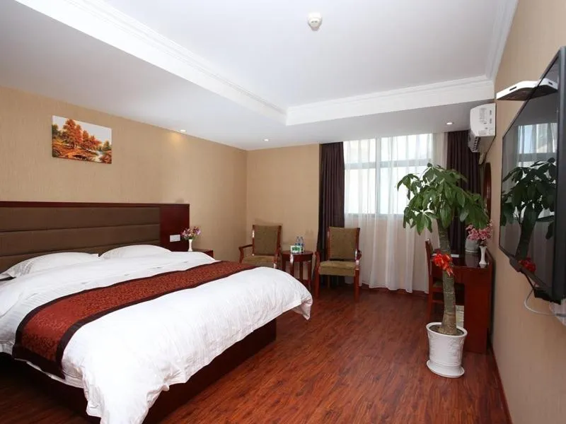 Bed in GreenTree Inn JiangSu KunShan Lujia Town Furong Road Express Hotel