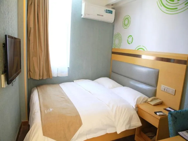 Bed in GreenTree Inn JiangSu WuXi West Jiefang Road Chongan Temple Business Hotel