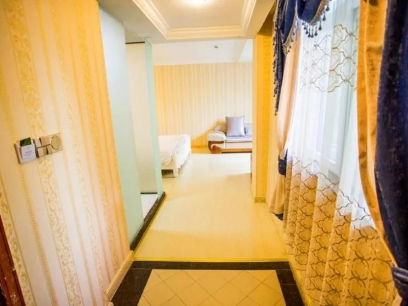 Bed in GreenTree Inn JiangSu HuaiAn QingPu District Huaihainan Road Express Hotel