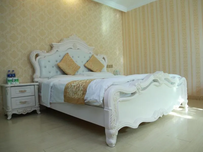 Bed in GreenTree Inn JiangSu HuaiAn QingPu District Huaihainan Road Express Hotel