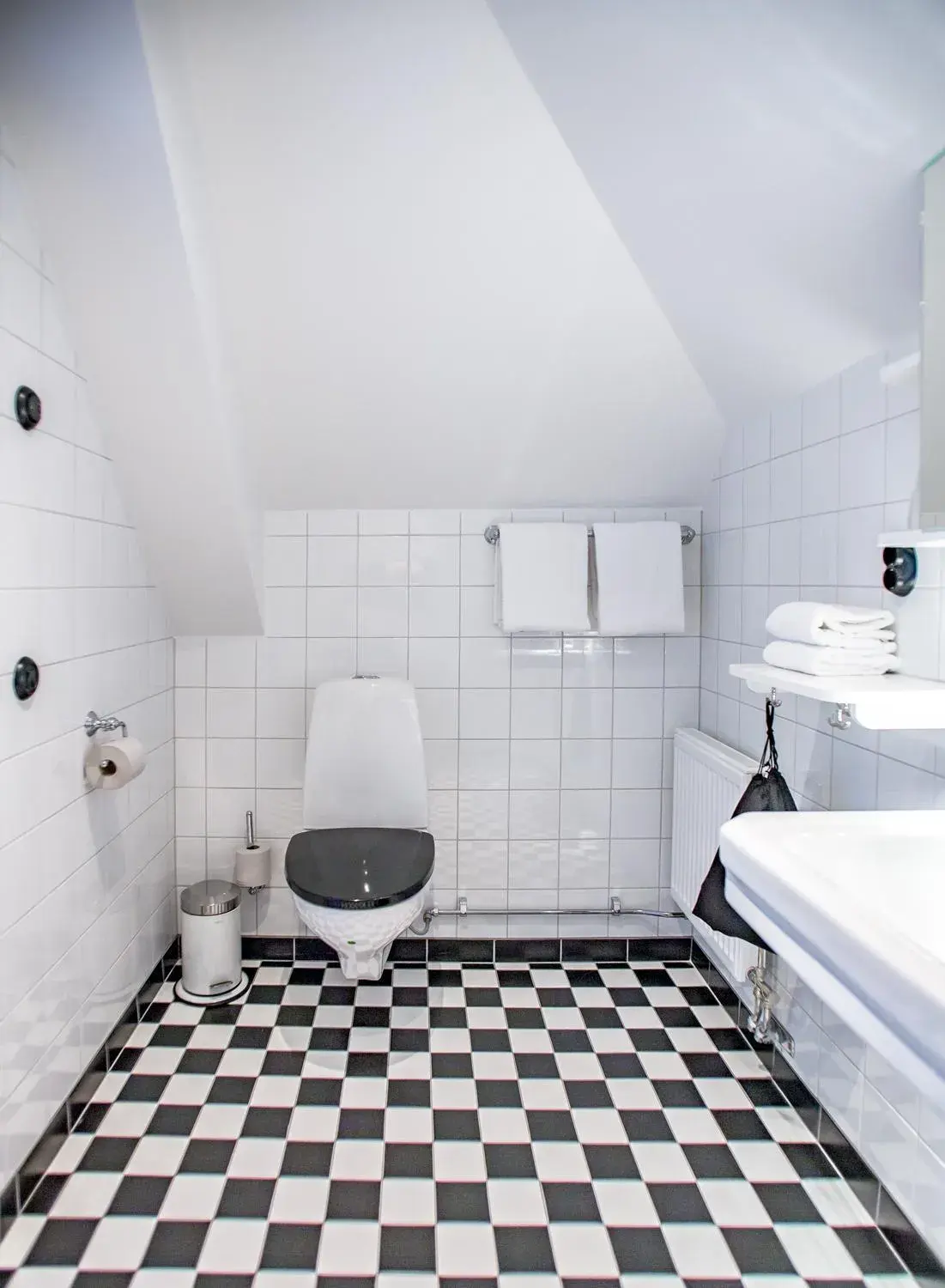 Bathroom, Bed in Akademihotellet Bathroom, Bed in Akademihotellet