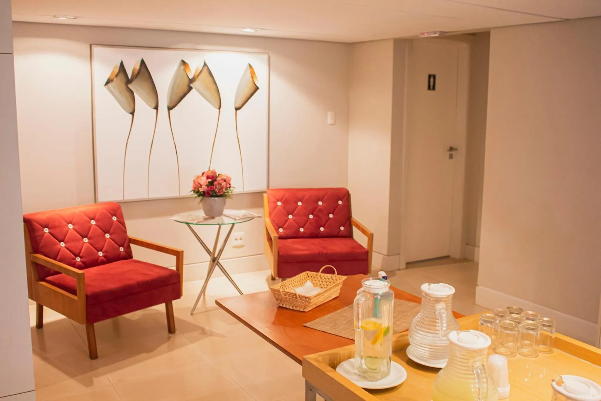 Restaurant/places to eat in Vip Hotel