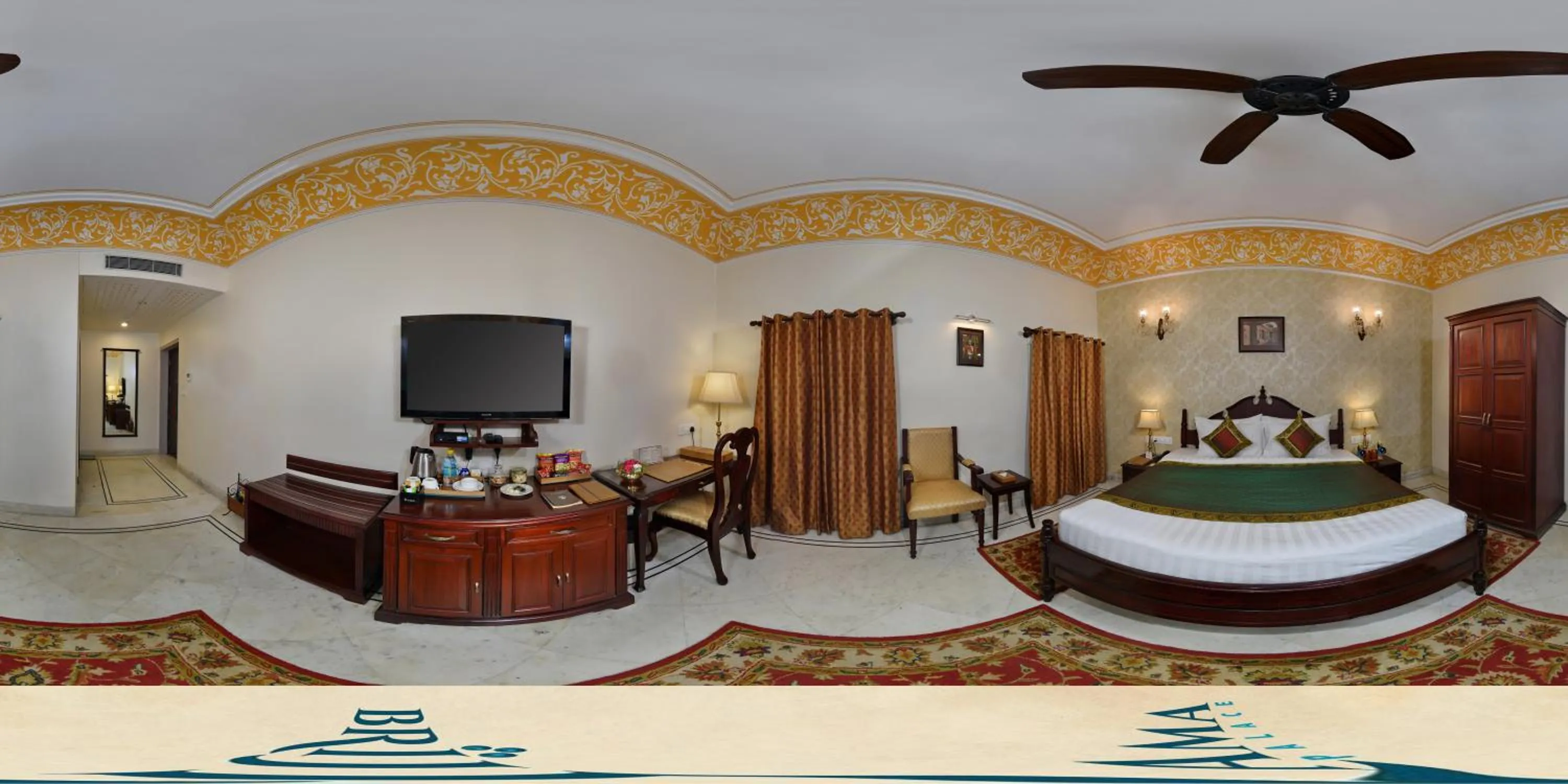 Photo of the whole room, Bed in BrijRama Palace, Varanasi - By the Ganges