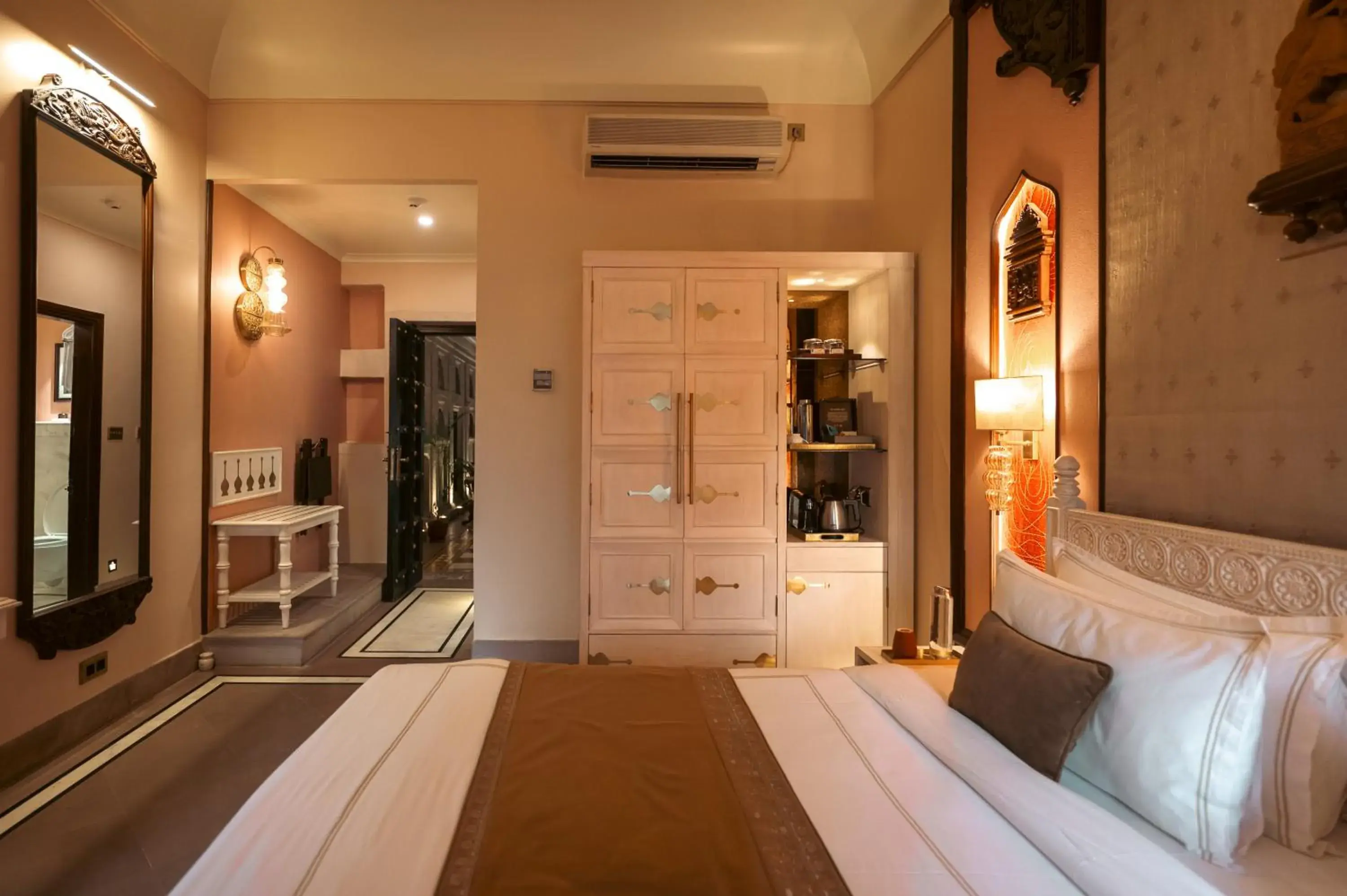 Bedroom, Bed in BrijRama Palace, Varanasi - By the Ganges Bedroom, Bed in BrijRama Palace, Varanasi - By the Ganges