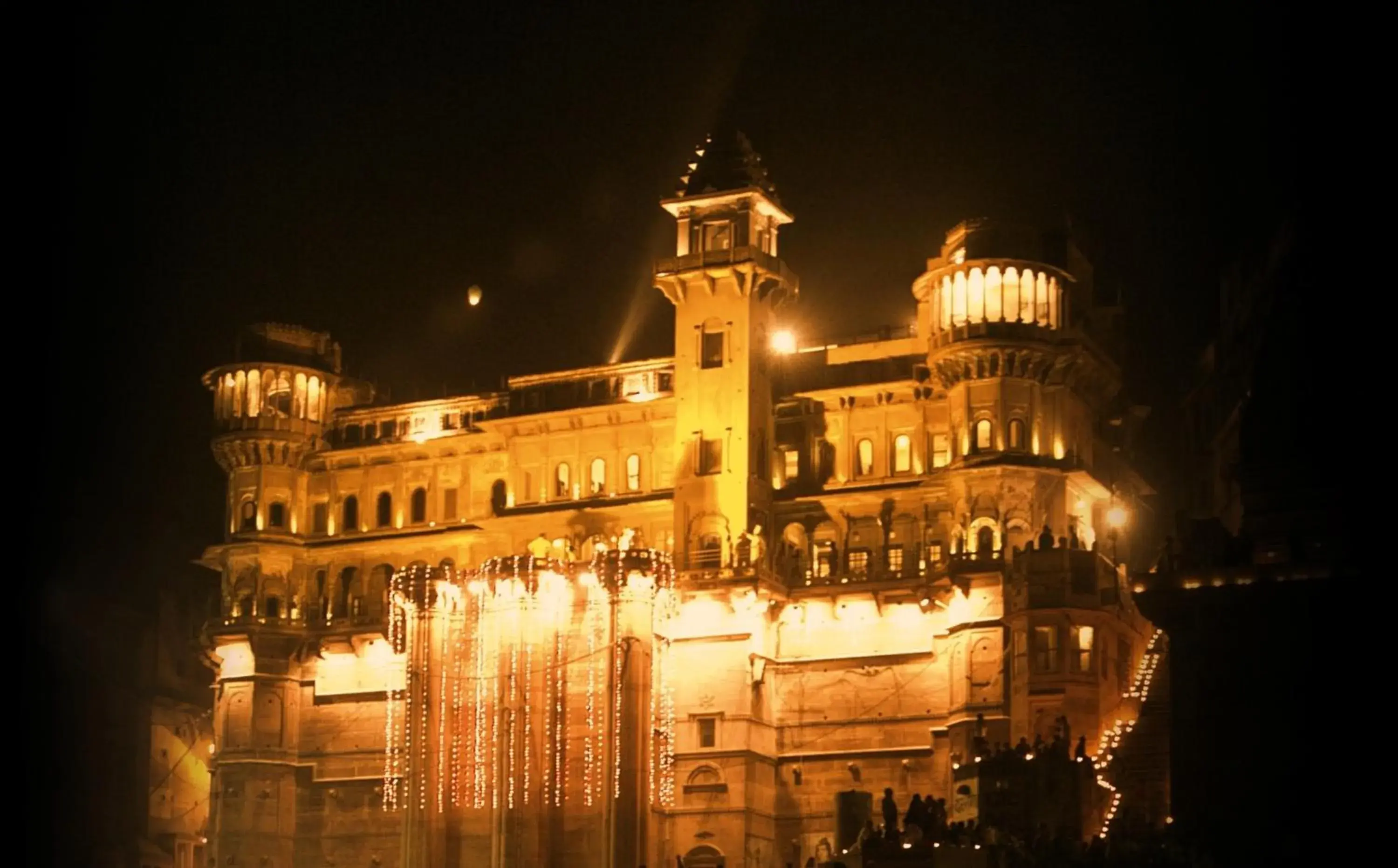 Property building in BrijRama Palace, Varanasi - By the Ganges Property building in BrijRama Palace, Varanasi - By the Ganges