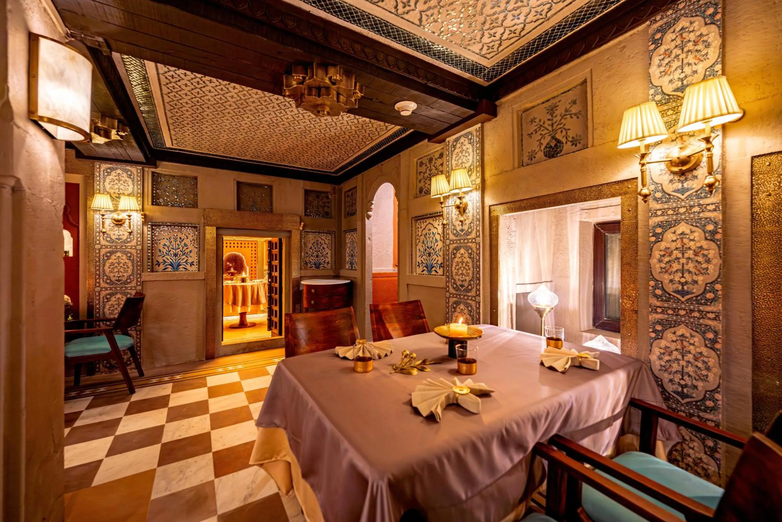 Restaurant/places to eat, Bed in BrijRama Palace, Varanasi - By the Ganges
