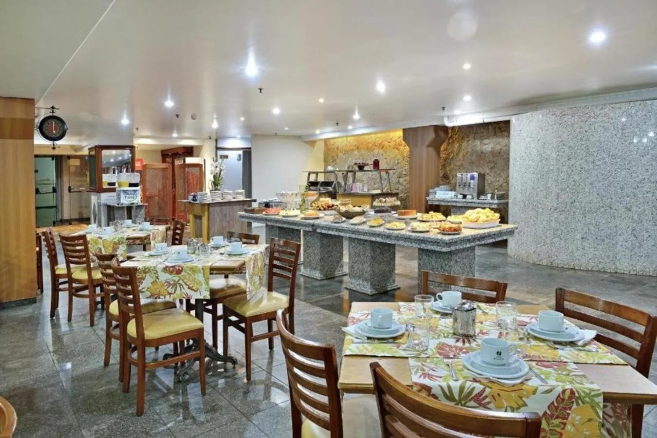 Restaurant/places to eat in Hotel Vilage Inn Ribeirão Preto & Convenções