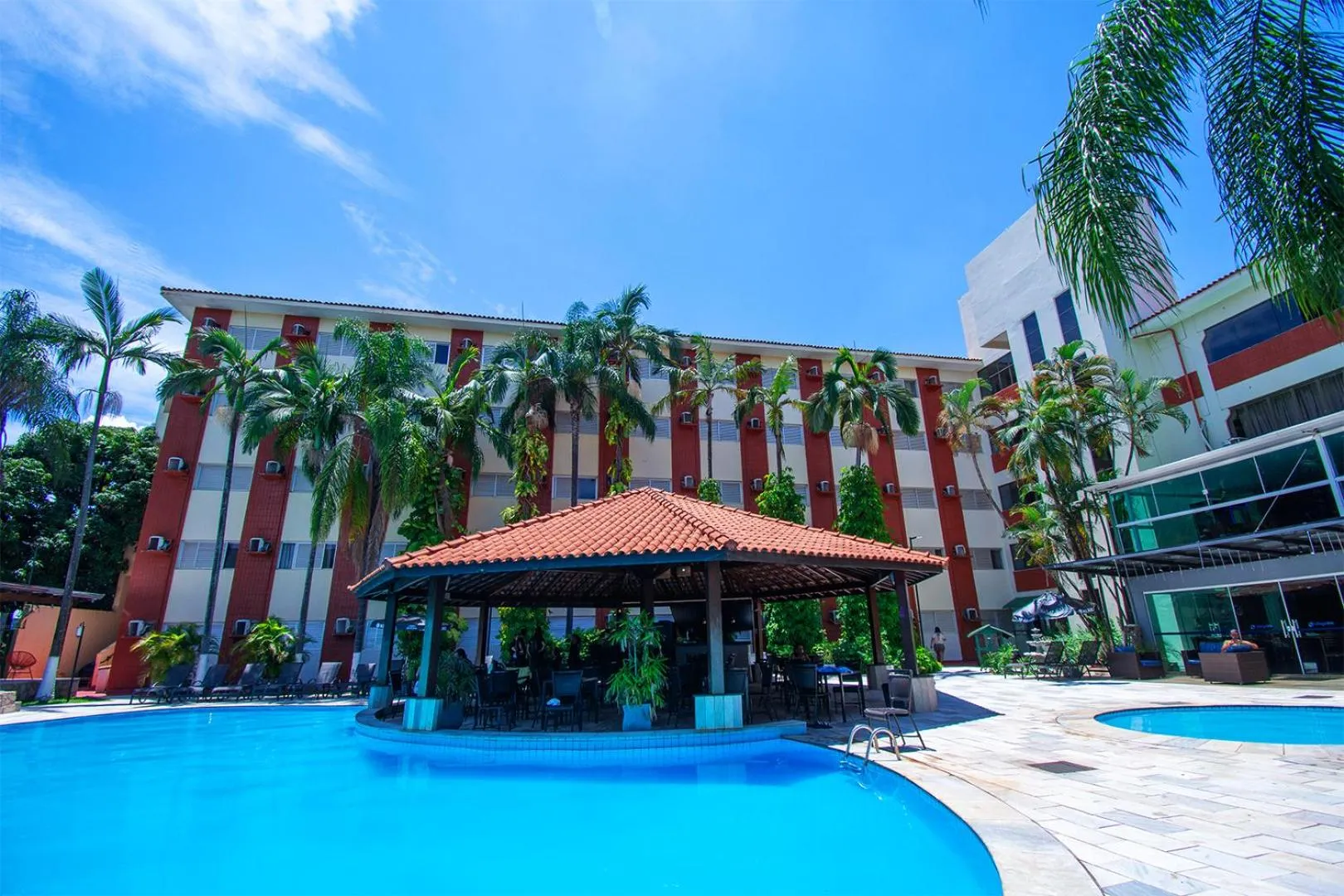 Swimming pool in Hotel Vilage Inn Ribeirão Preto & Convenções by Nacional Inn