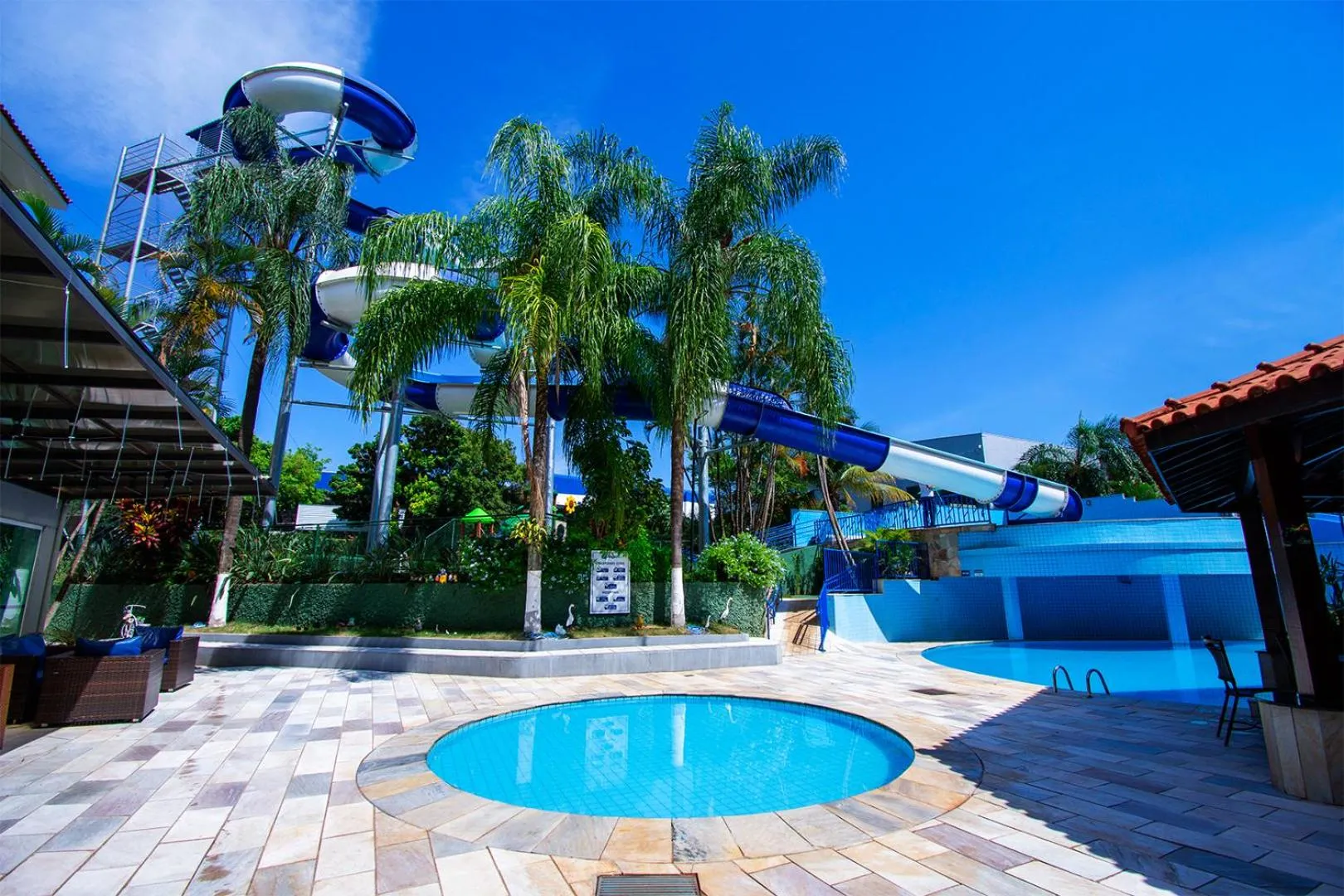 Swimming pool in Hotel Vilage Inn Ribeirão Preto & Convenções by Nacional Inn