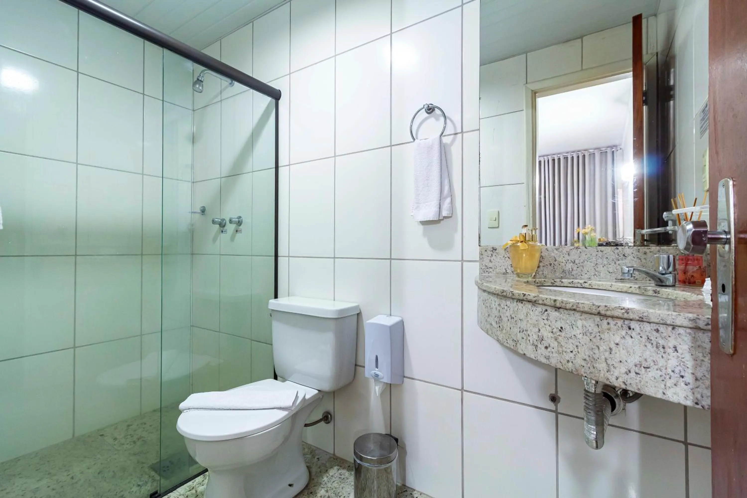 Bathroom in Hotel Vilage Inn Ribeirão Preto & Convenções