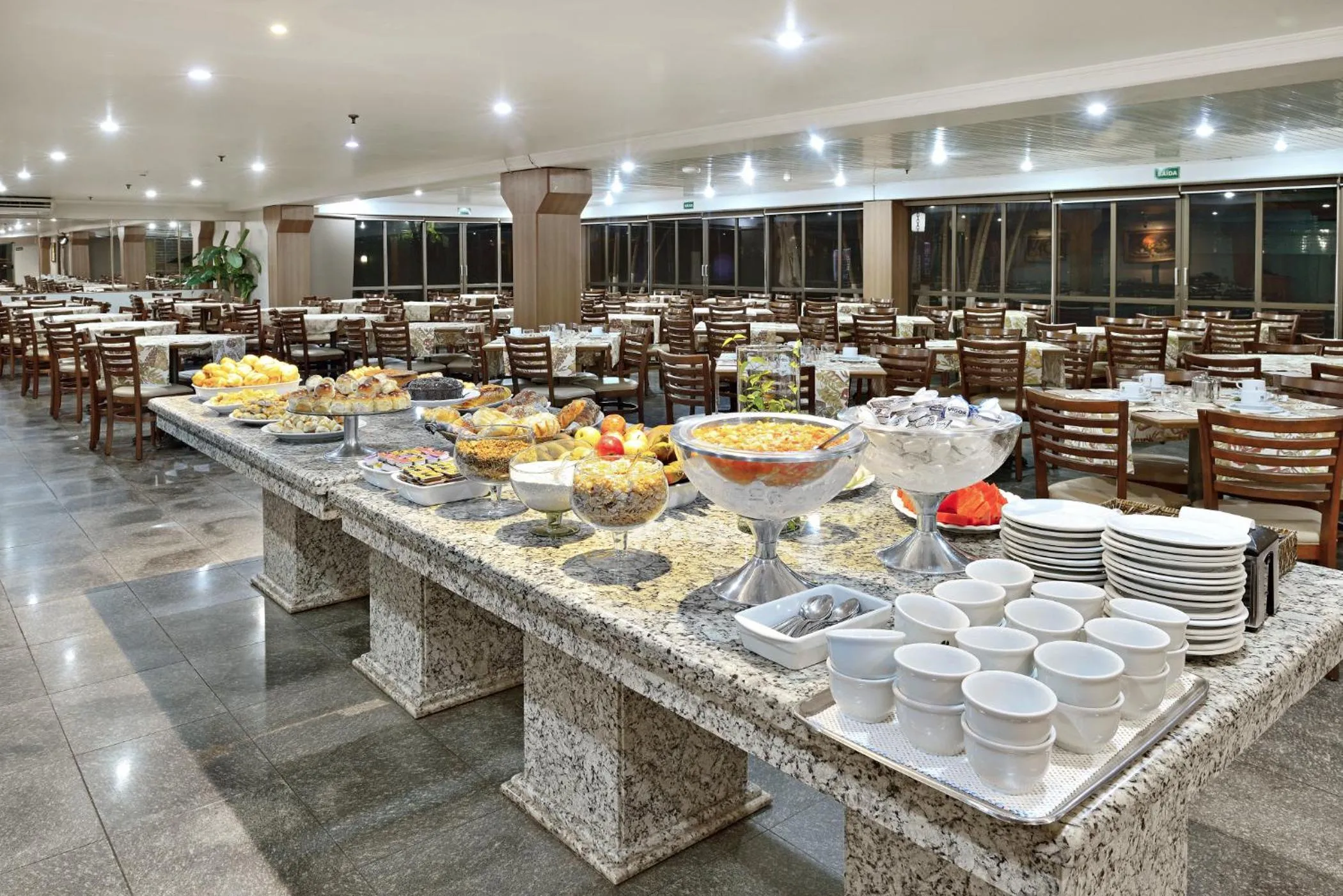 Restaurant/places to eat in Hotel Vilage Inn Ribeirão Preto & Convenções