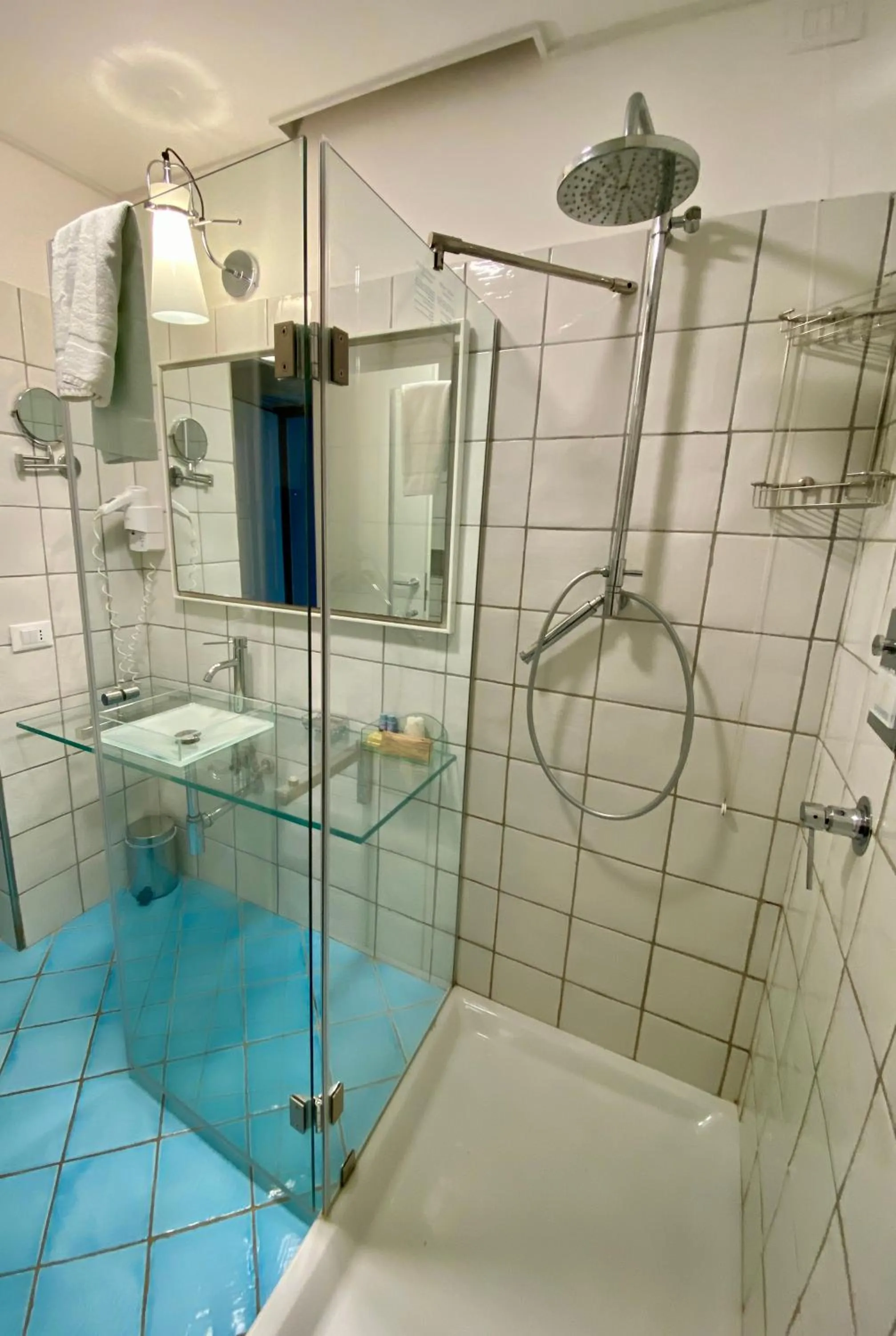 Bathroom in Ganimede Hotel