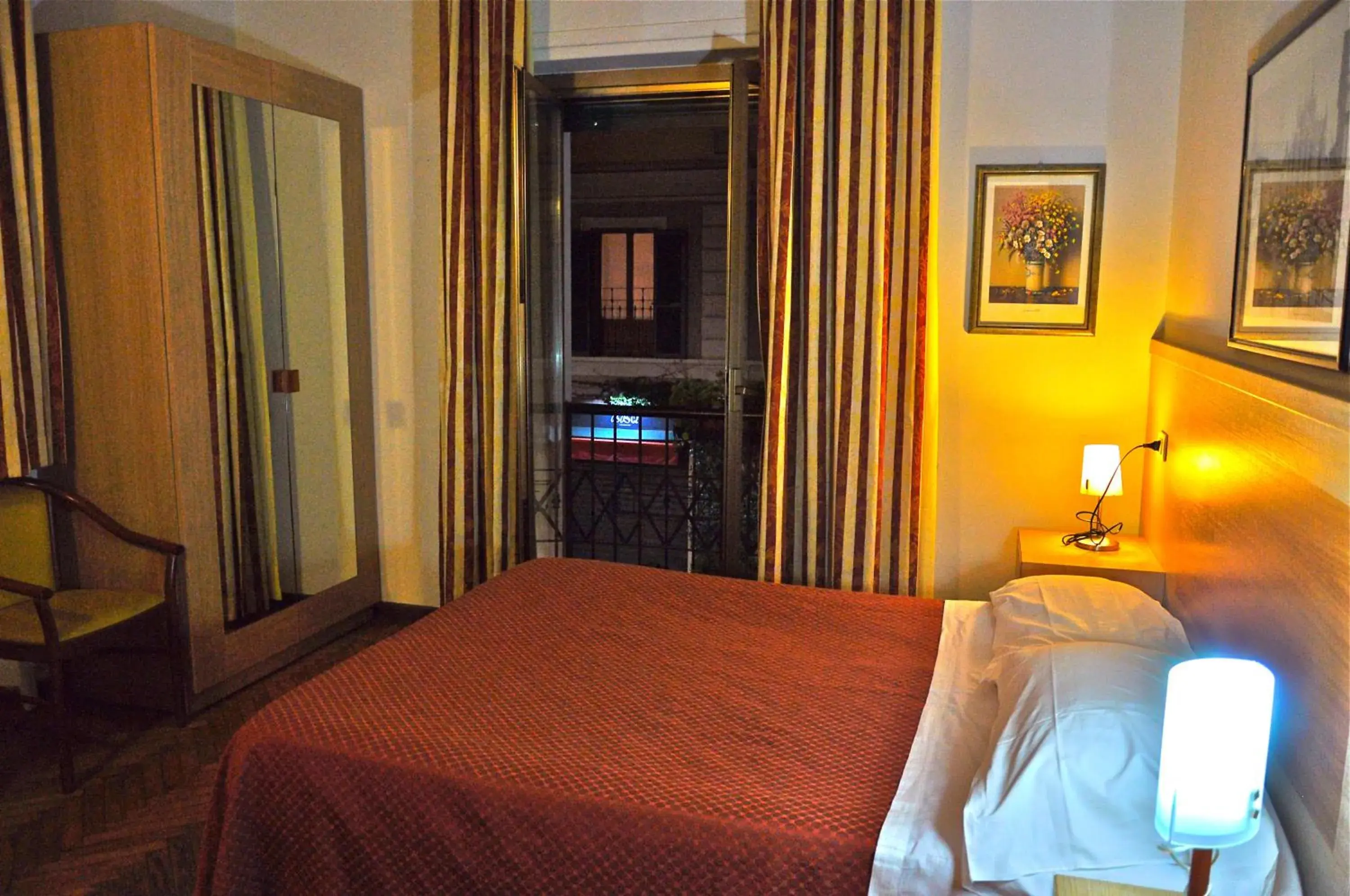 Night, Bed in Hotel Dover Night, Bed in Hotel Dover