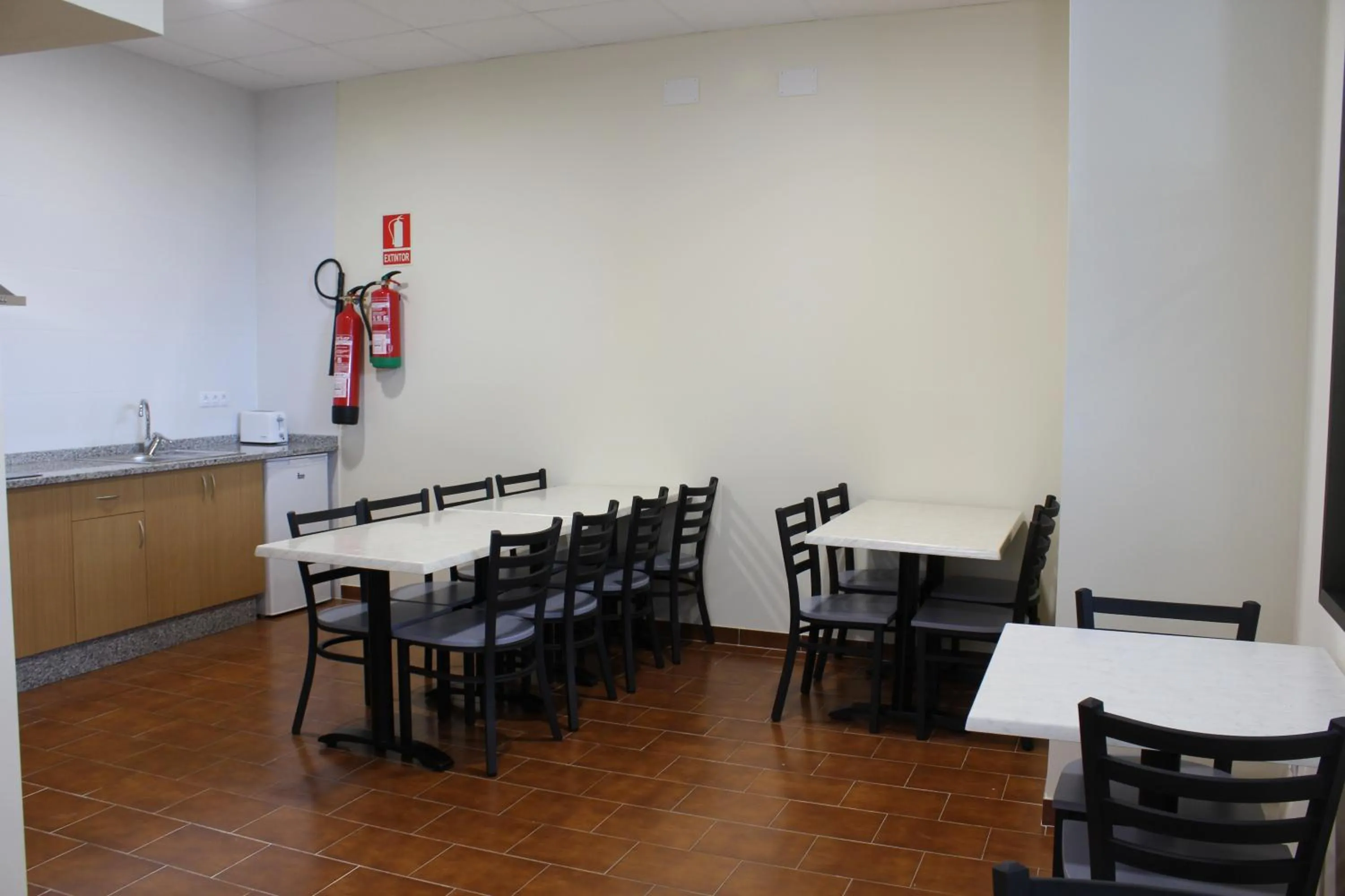Dining area in Albergue Folgueira