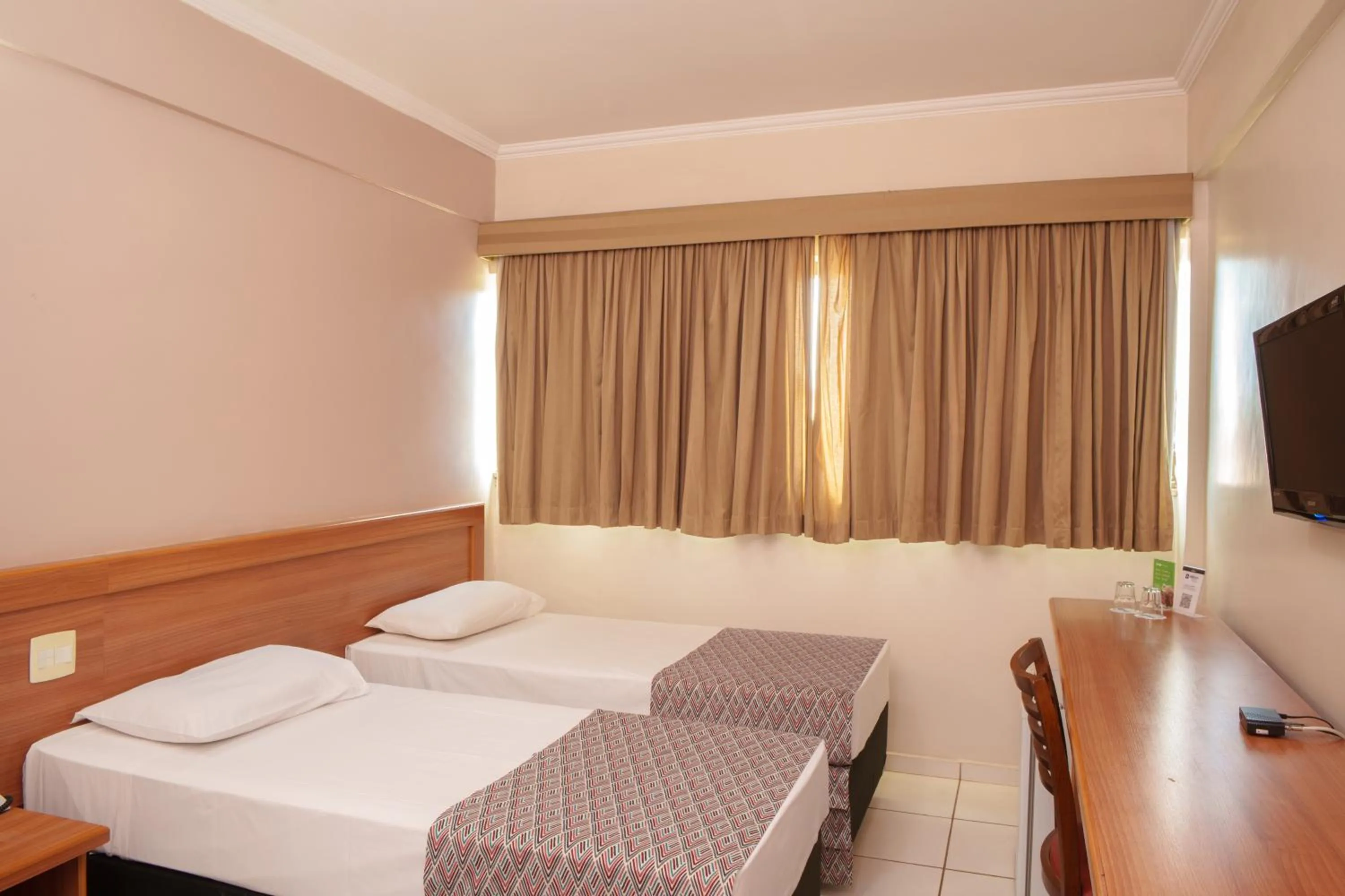 Bedroom, Bed in Hotel Dan Inn Express Ribeirão Preto By Nacional Inn