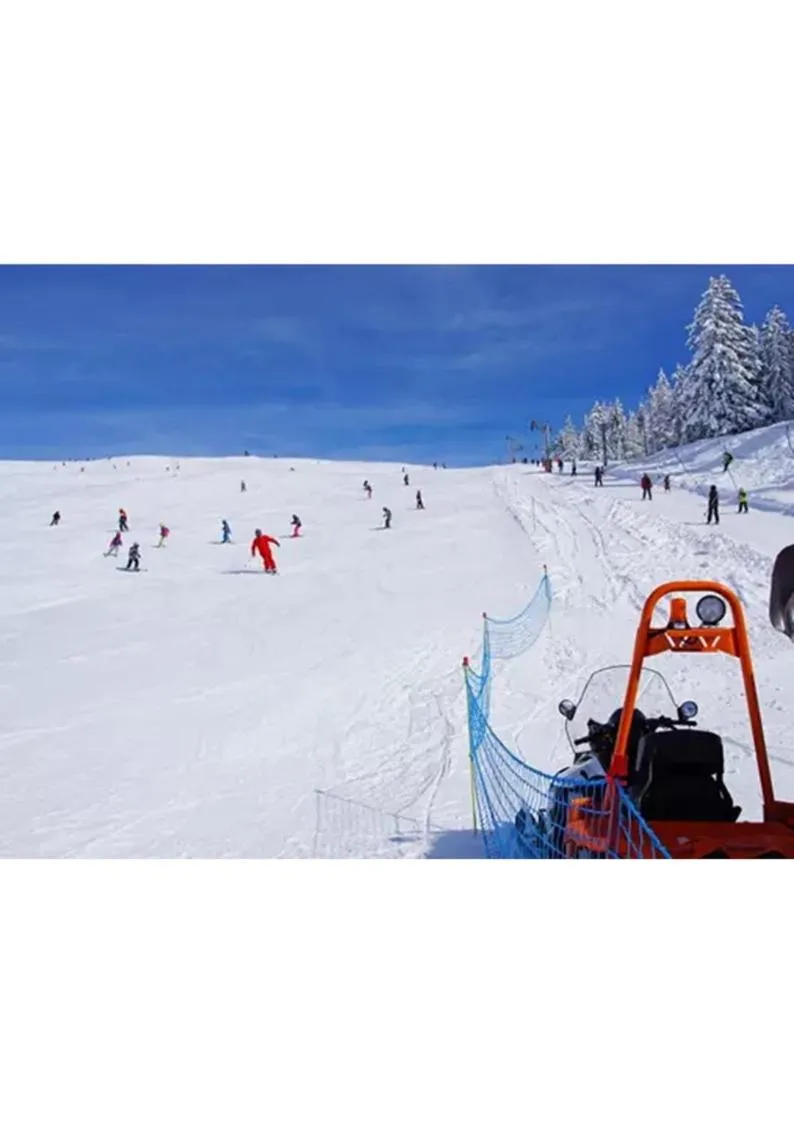 Skiing in VALRELEY, chambres et table d'hôtes eco-friendly avec bain nordique au sud du massif du Jura