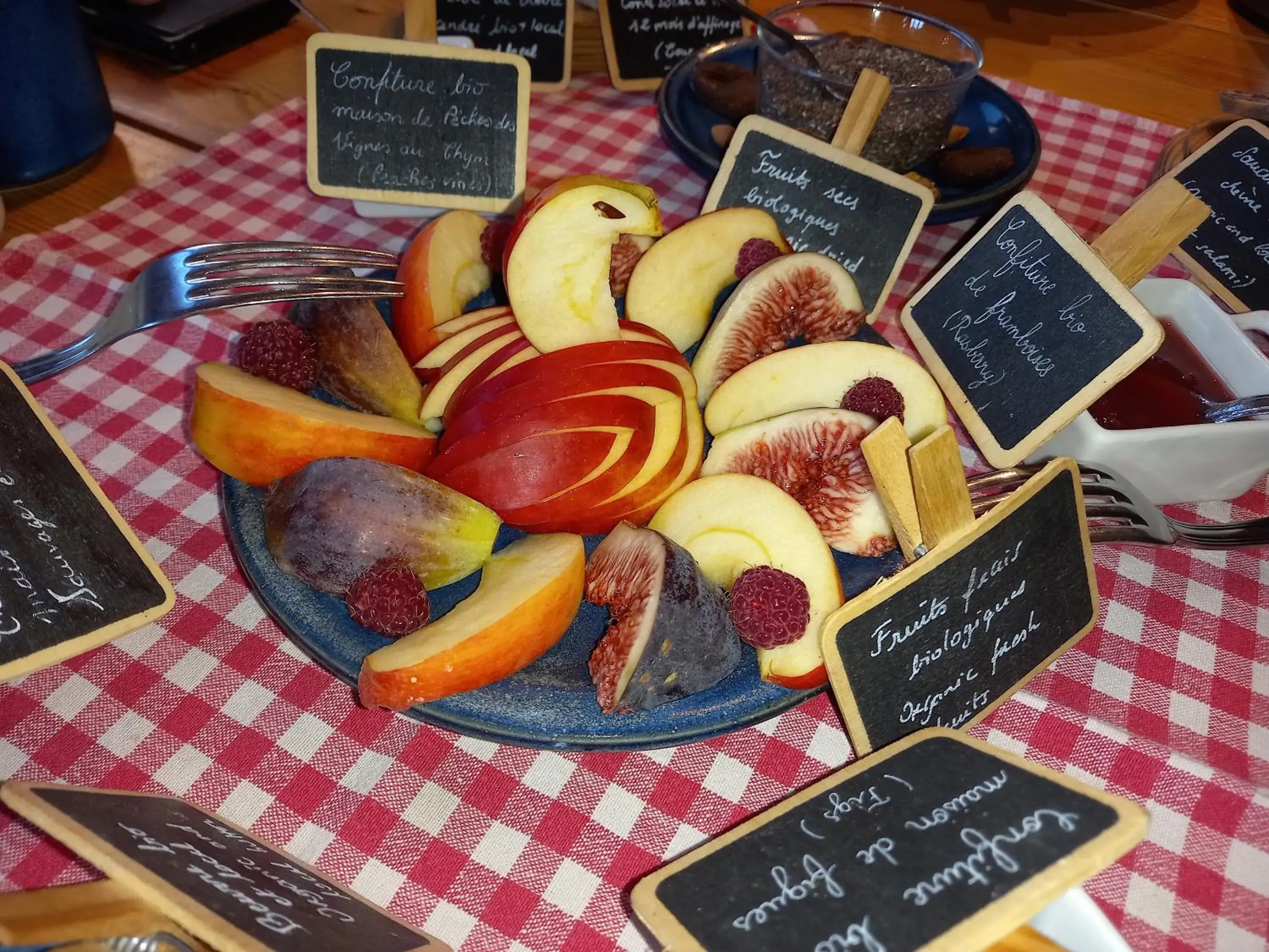 Superior King or Twin Room in VALRELEY, chambres et table d'hôtes eco-friendly avec bain nordique au sud du massif du Jura Superior King or Twin Room in VALRELEY, chambres et table d'hôtes eco-friendly avec bain nordique au sud du massif du Jura