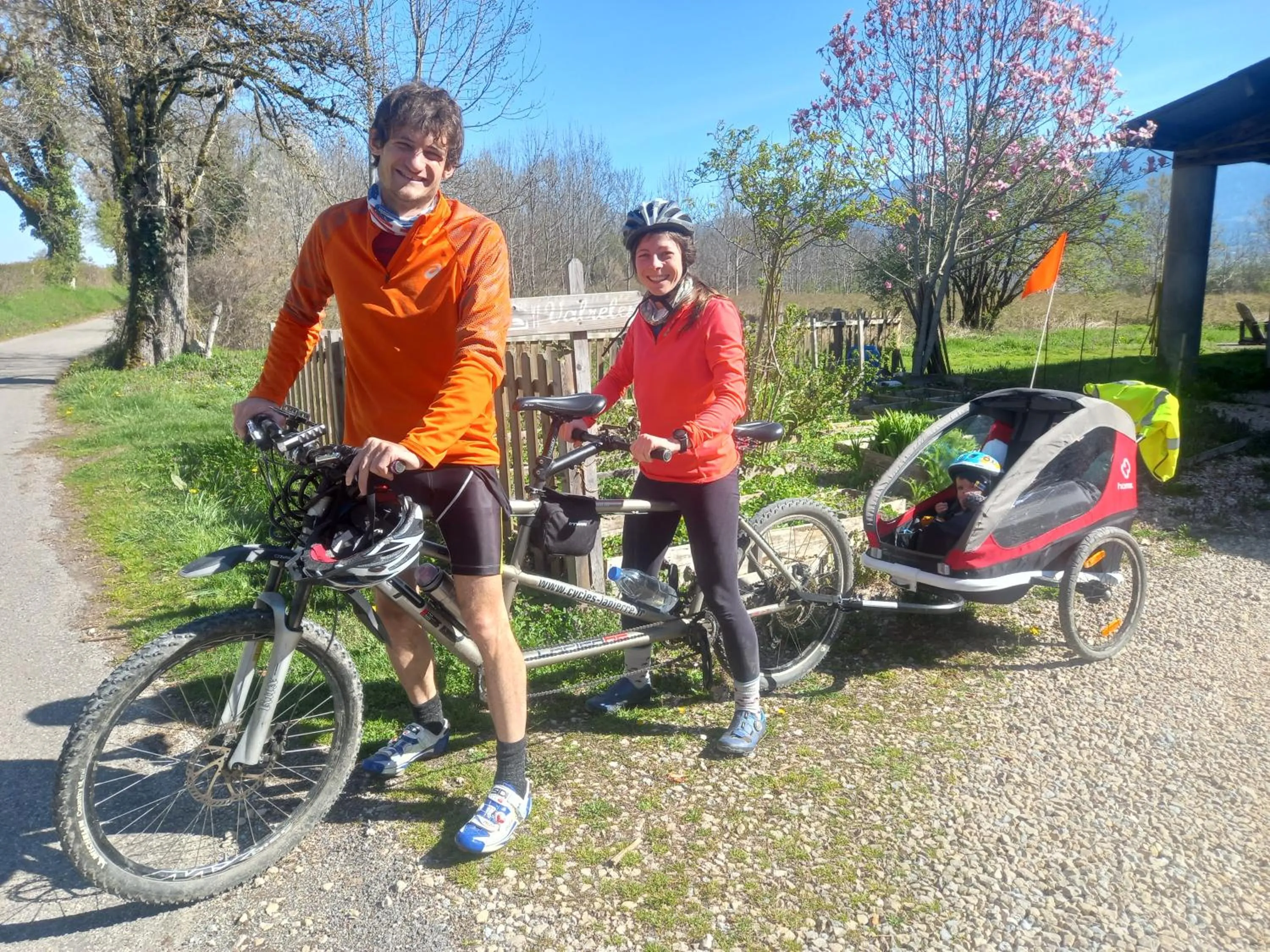 Cycling in VALRELEY, chambres et table d'hôtes eco-friendly avec bain nordique au sud du massif du Jura