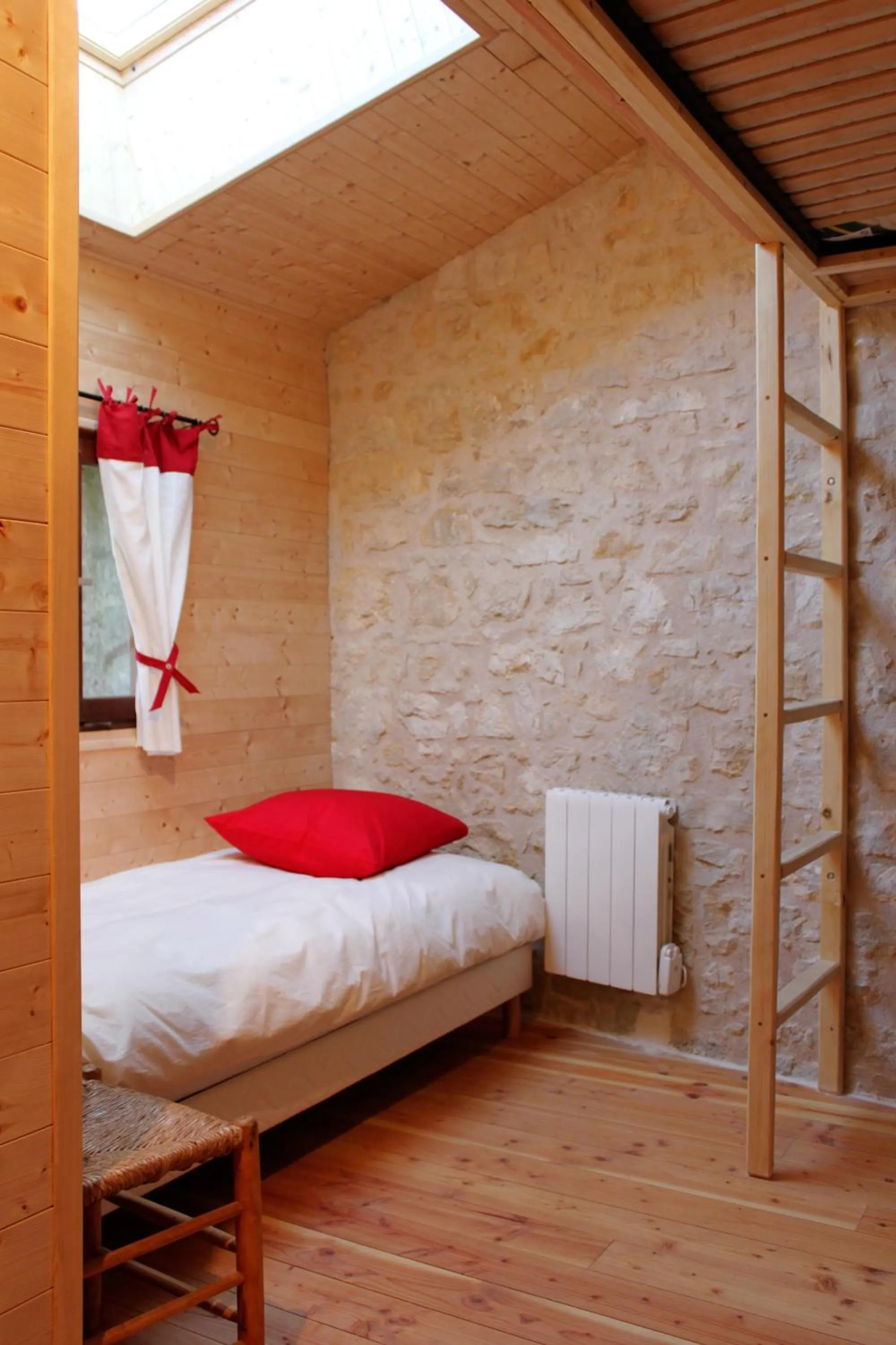 Bed in VALRELEY, chambres et table d'hôtes eco-friendly avec bain nordique au sud du massif du Jura