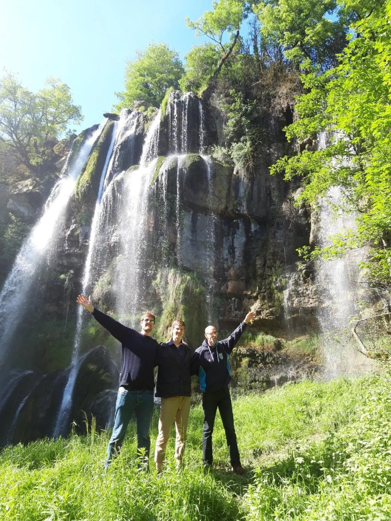 Hiking in VALRELEY, chambres et table d'hôtes eco-friendly avec bain nordique au sud du massif du Jura